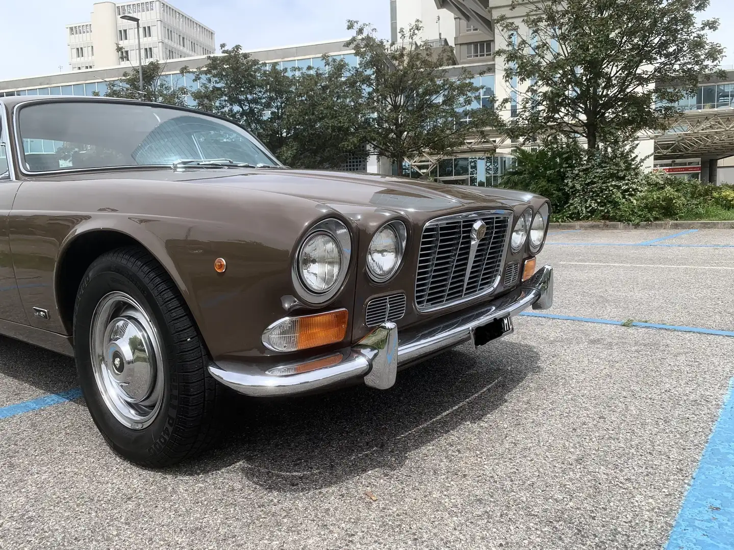 Jaguar XJ6 S1 4.2 manuale Maro - 1