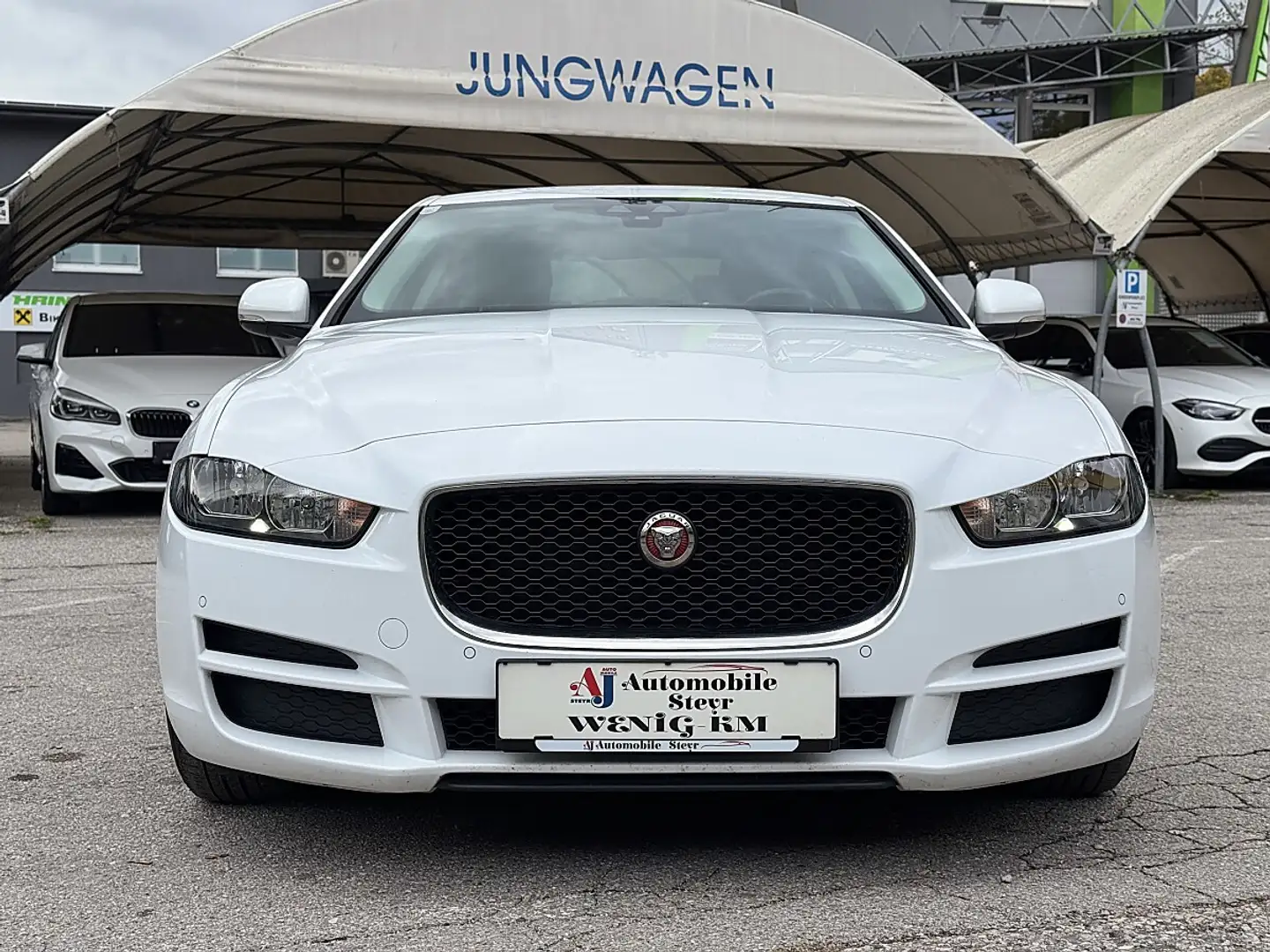 Jaguar XE E-Performance Prestige Aut./Navi/Kamera/Leder Weiß - 2