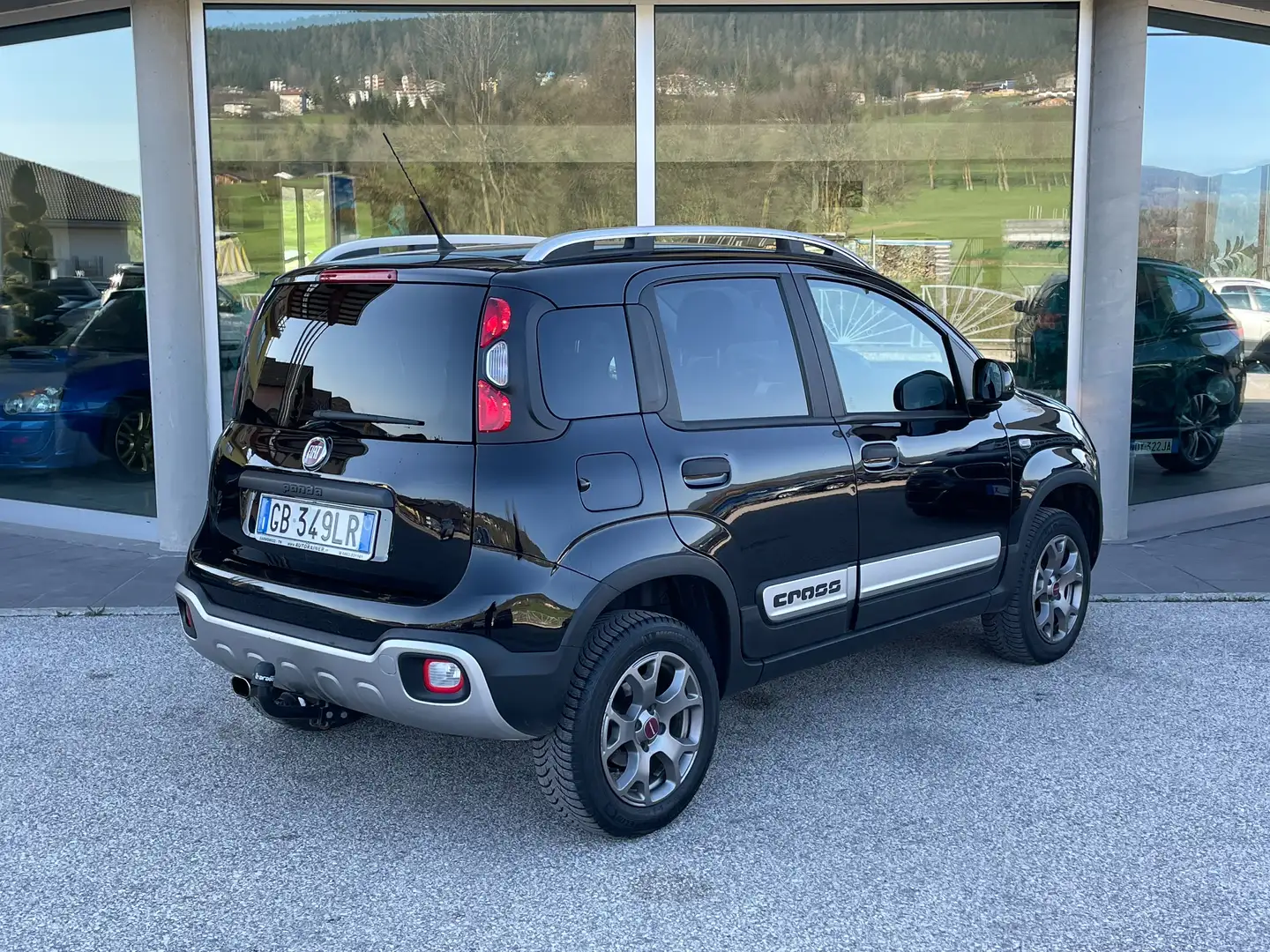 Fiat Panda CROSS 4x4 0.9 t.air t. "GANCIO TRAINO" Schwarz - 2
