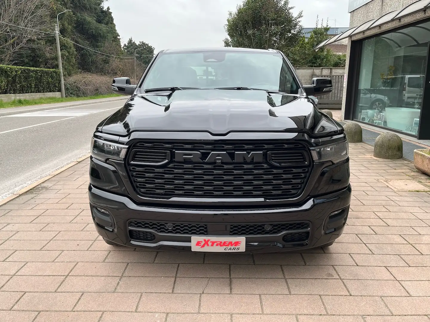 RAM 1500 1500 BIG HORN Night 2025 3.0L I6 Hurricane Noir - 2
