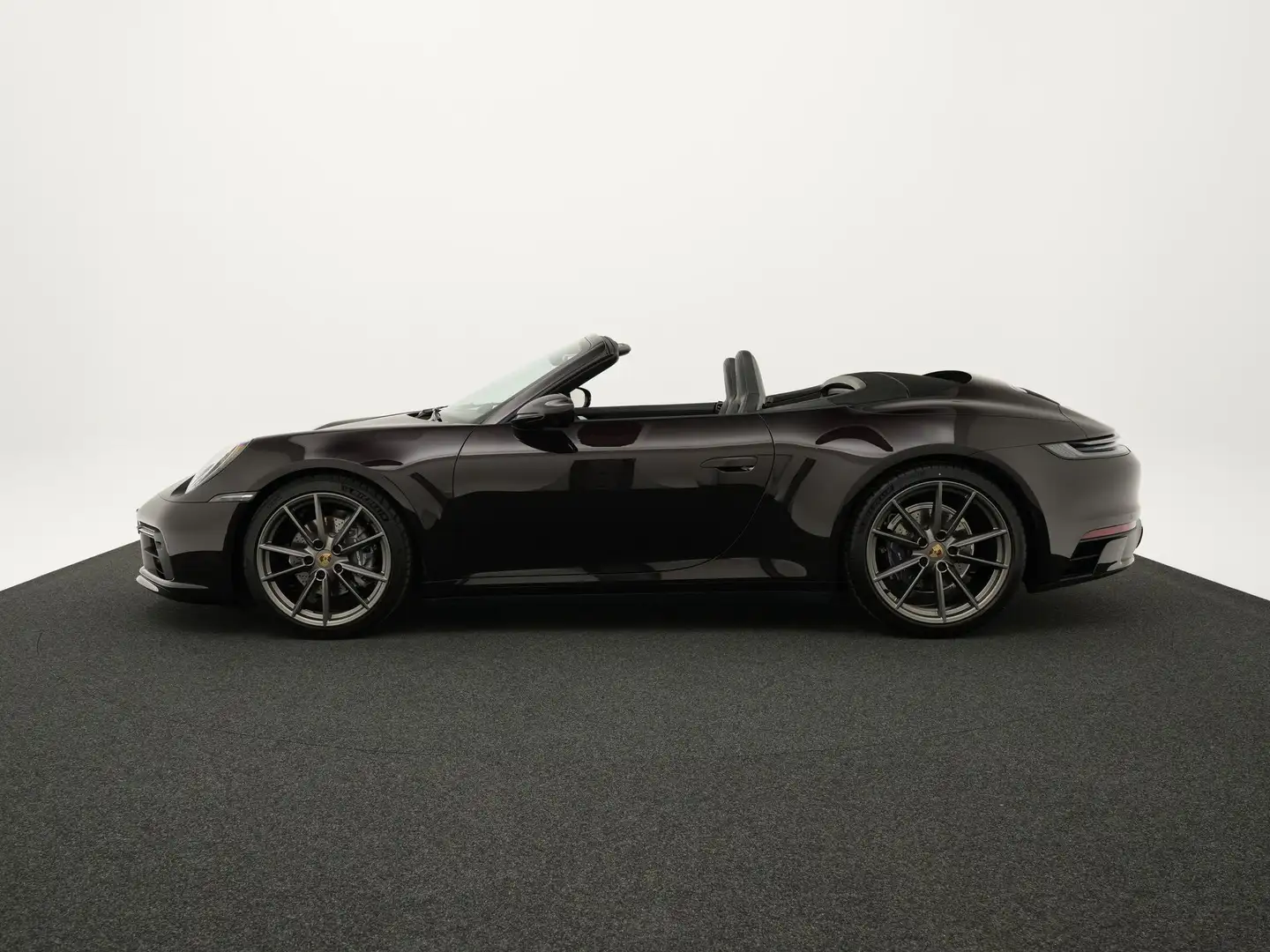 Porsche 992 Carrera Cabriolet Rood - 2