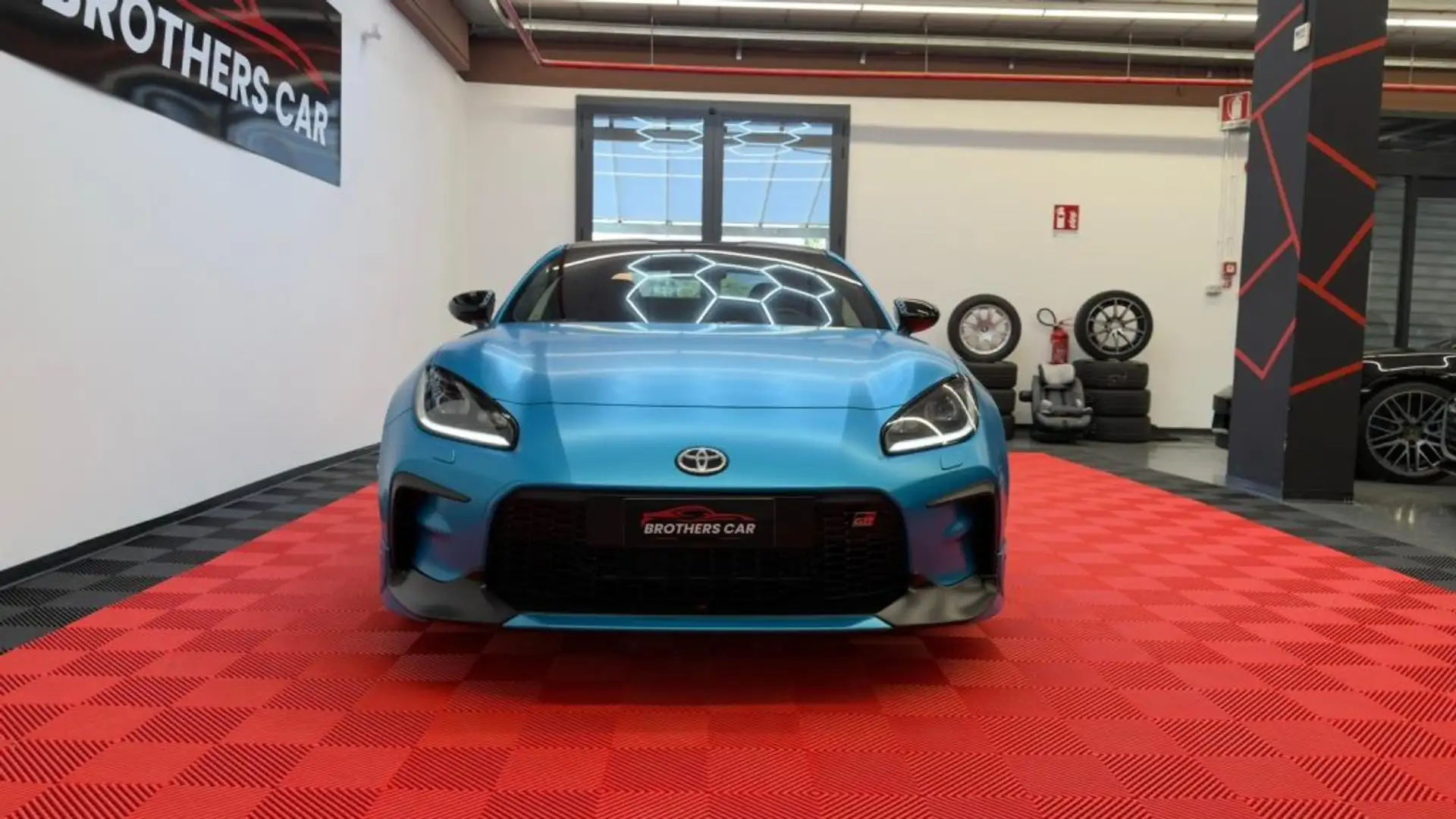 Toyota GR86 2.4 Premium Sport A/T Schwarz - 2