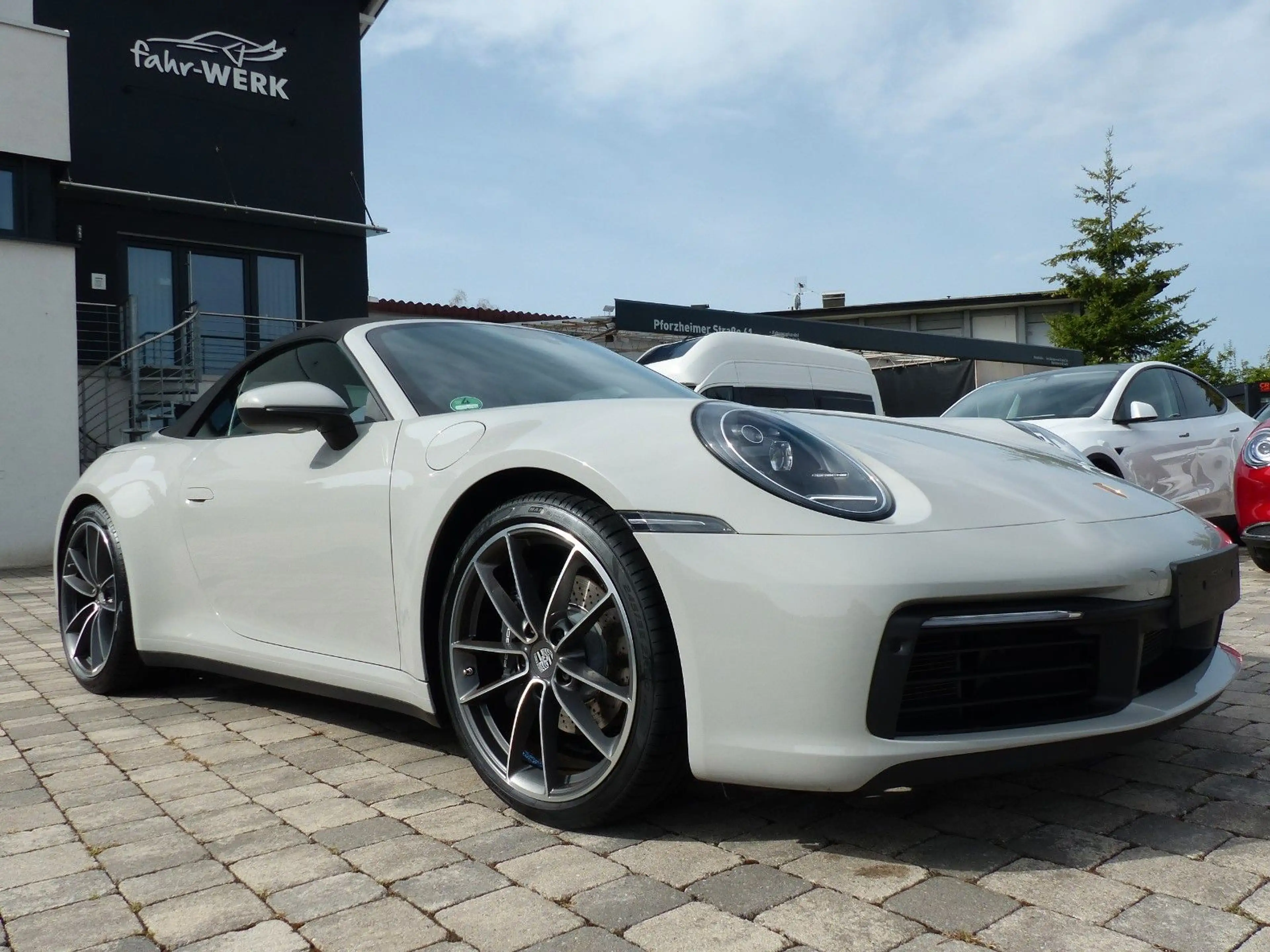 Porsche 992 Cabrio 100% PZ-Service Approved bis 11-27 — photo 2