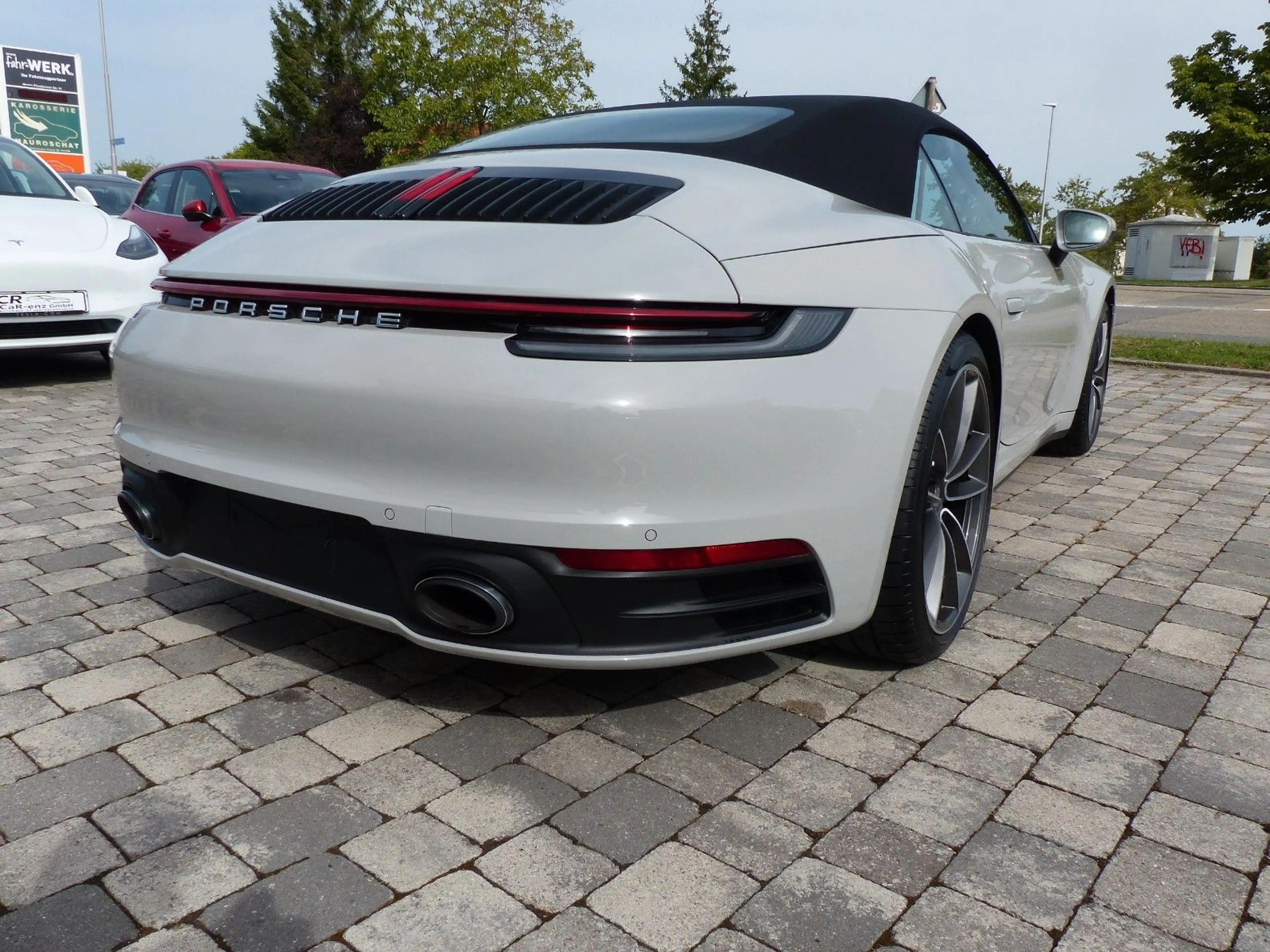 Porsche 992 Cabrio 100% PZ-Service Approved bis 11-27 — photo 9