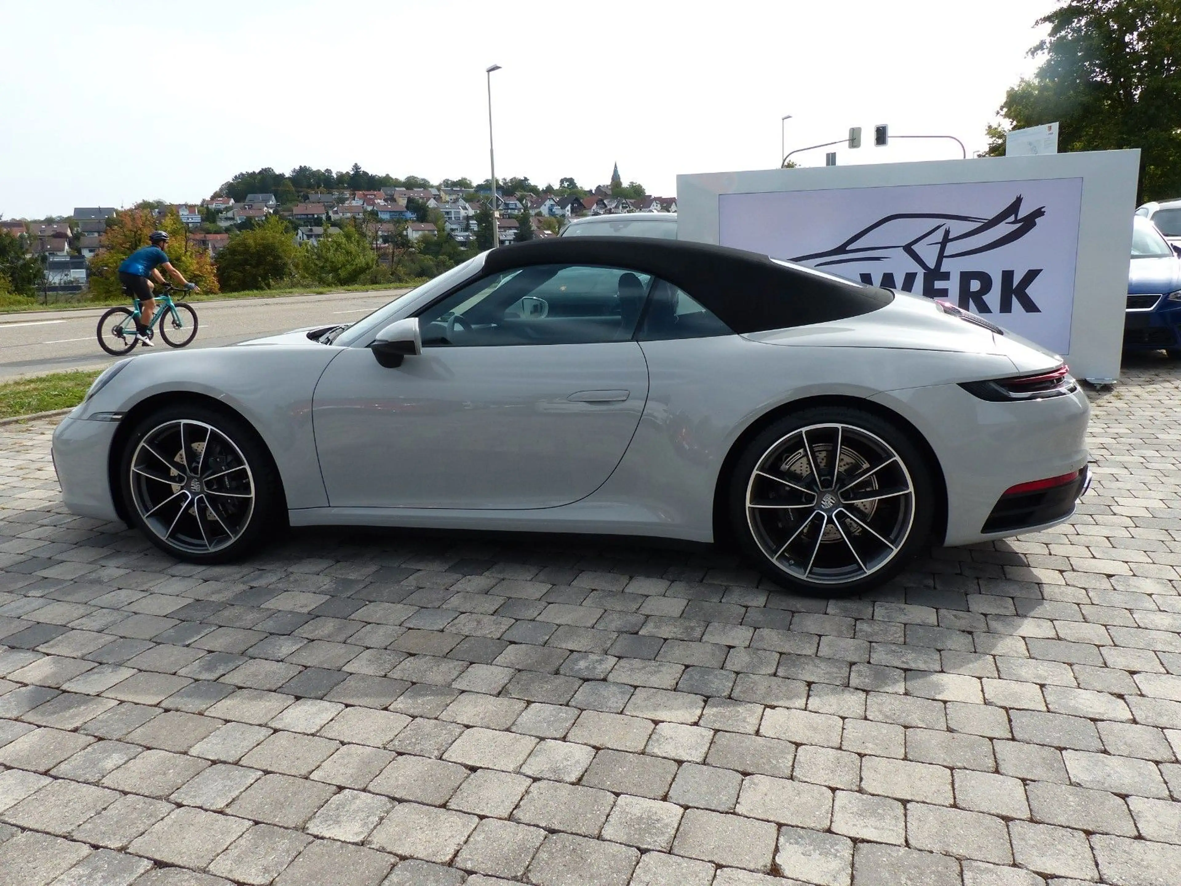 Porsche 992 Cabrio 100% PZ-Service Approved bis 11-27 — photo 4