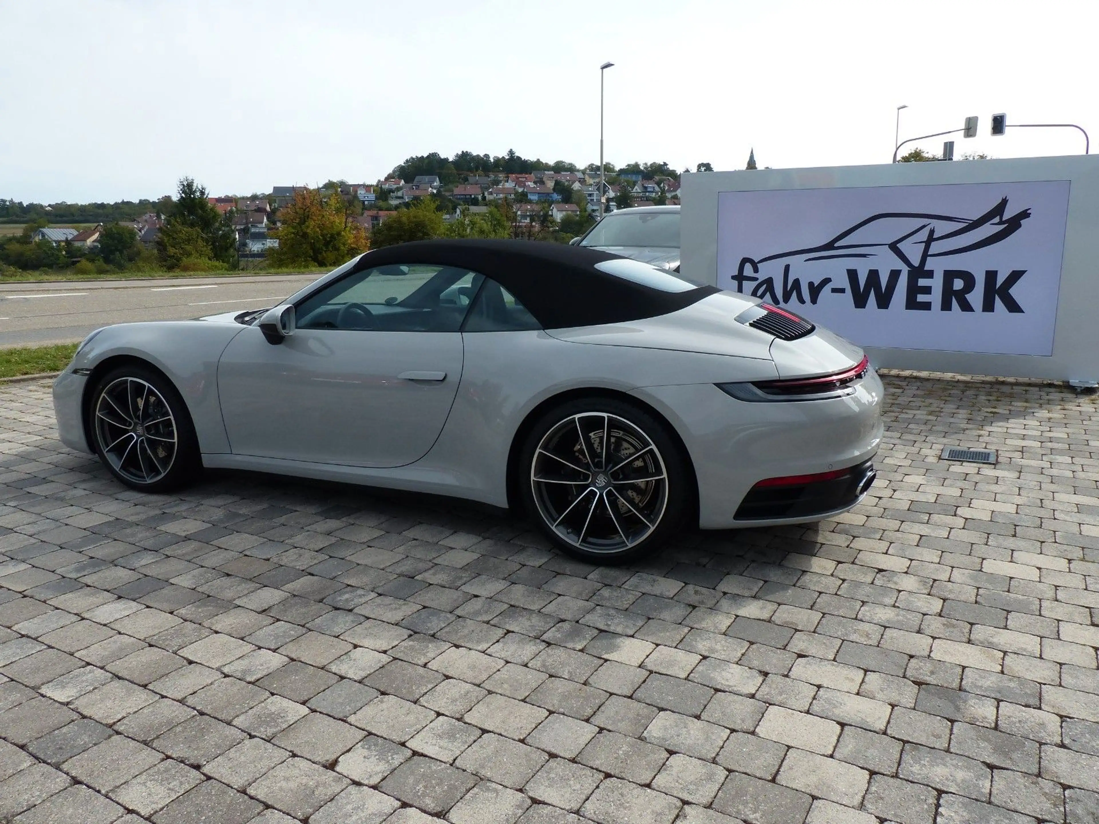 Porsche 992 Cabrio 100% PZ-Service Approved bis 11-27 — photo 3