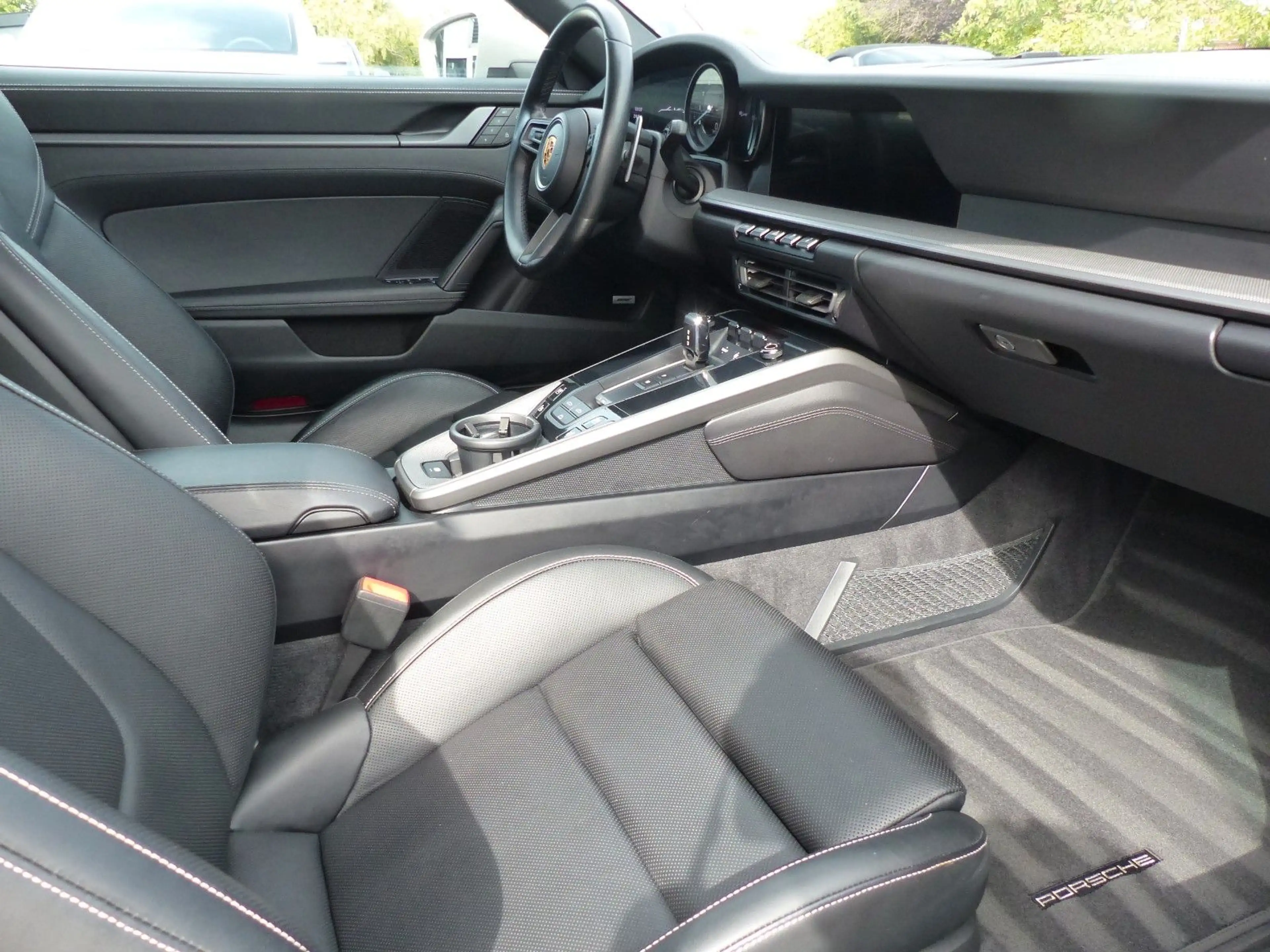 Porsche 992 Cabrio 100% PZ-Service Approved bis 11-27 — photo 11