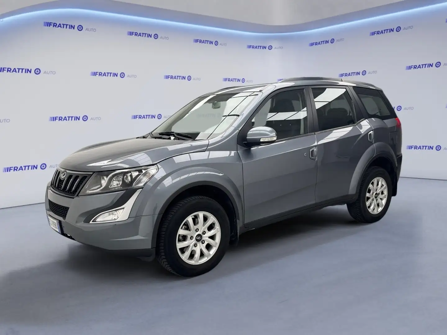 Mahindra XUV500 2.2 16V AWD W6 Grau - 1