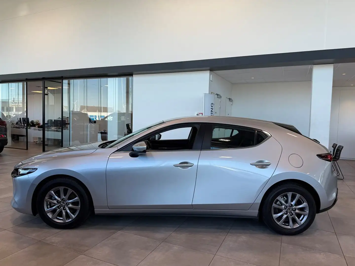 Mazda 3 Topstaat // Navi - bluetooth - Hybride // Argent - 2