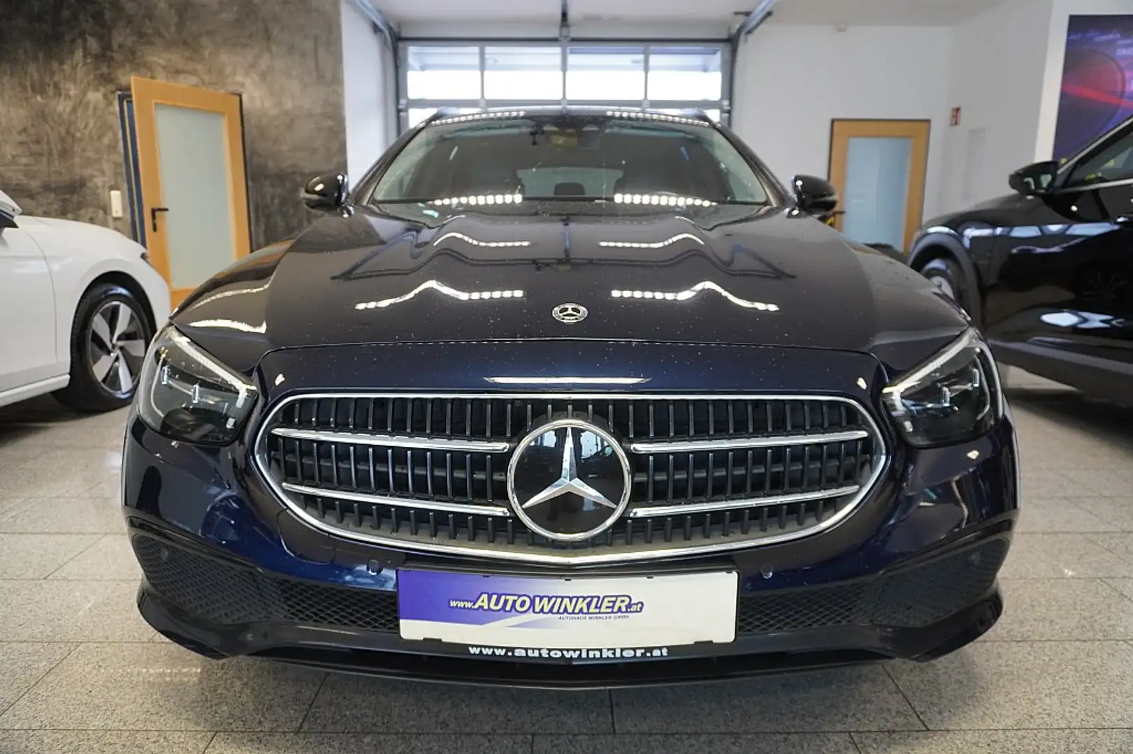 Mercedes-Benz E 300 e PHEV T Aut. MY22/AHV/LED/ACC Blau - 2