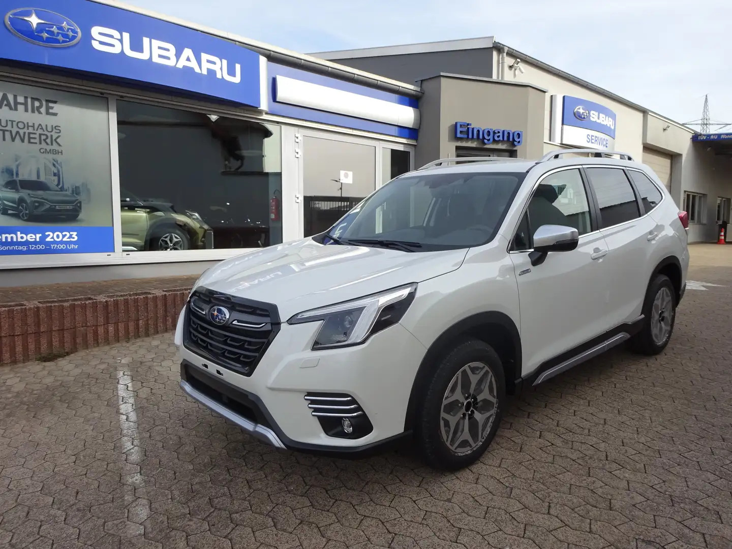 Subaru Forester 2.0ie Lineartronic Active Weiß - 2