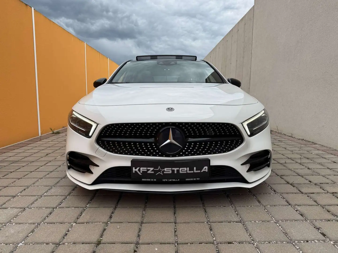 Mercedes-Benz A 250 AMG Line / Pano / Ambiente / Multibeam LED / Night Weiß - 2