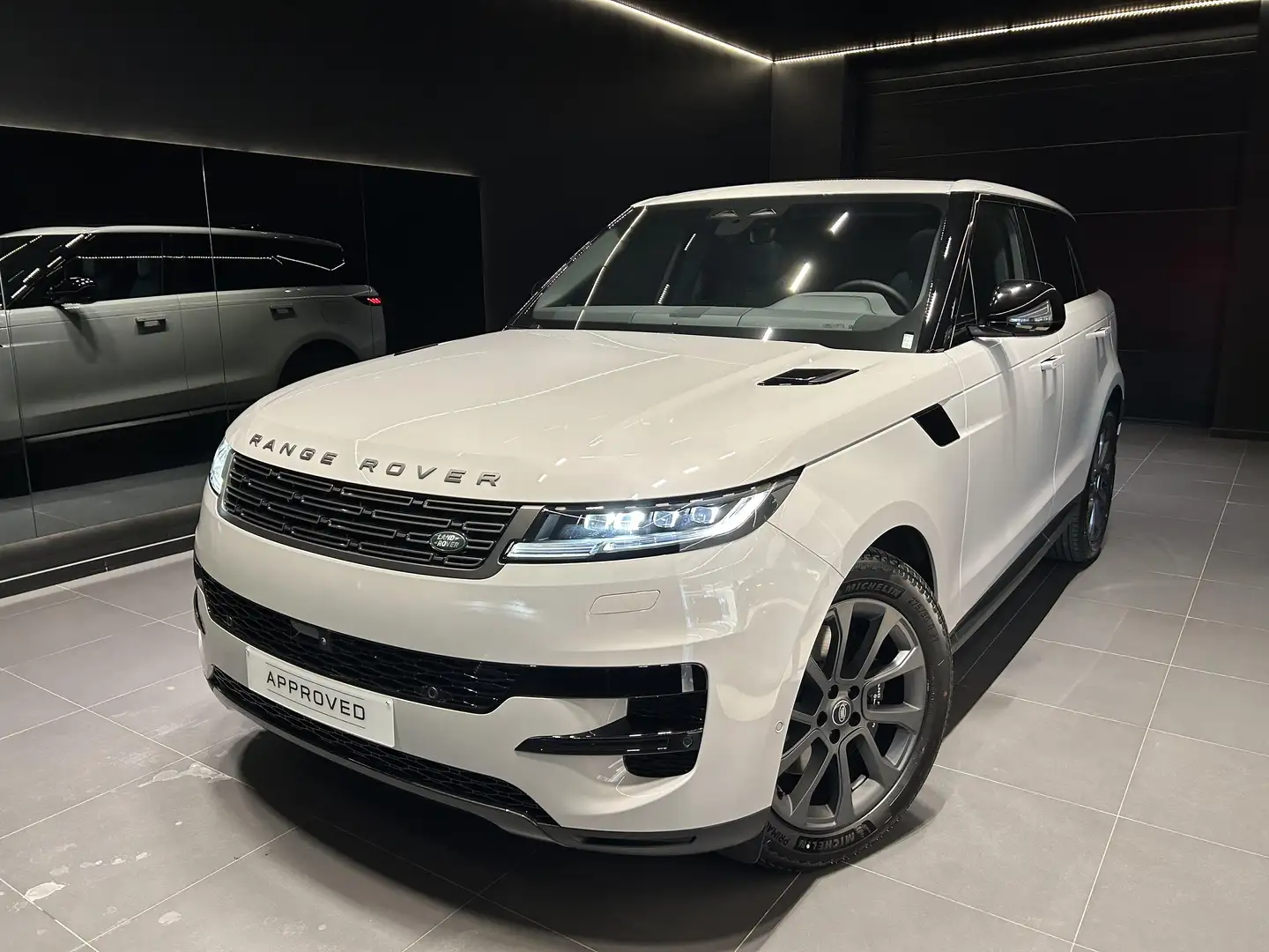 Land Rover Range Rover Sport SE beschikbaar 04/25 Beige - 1