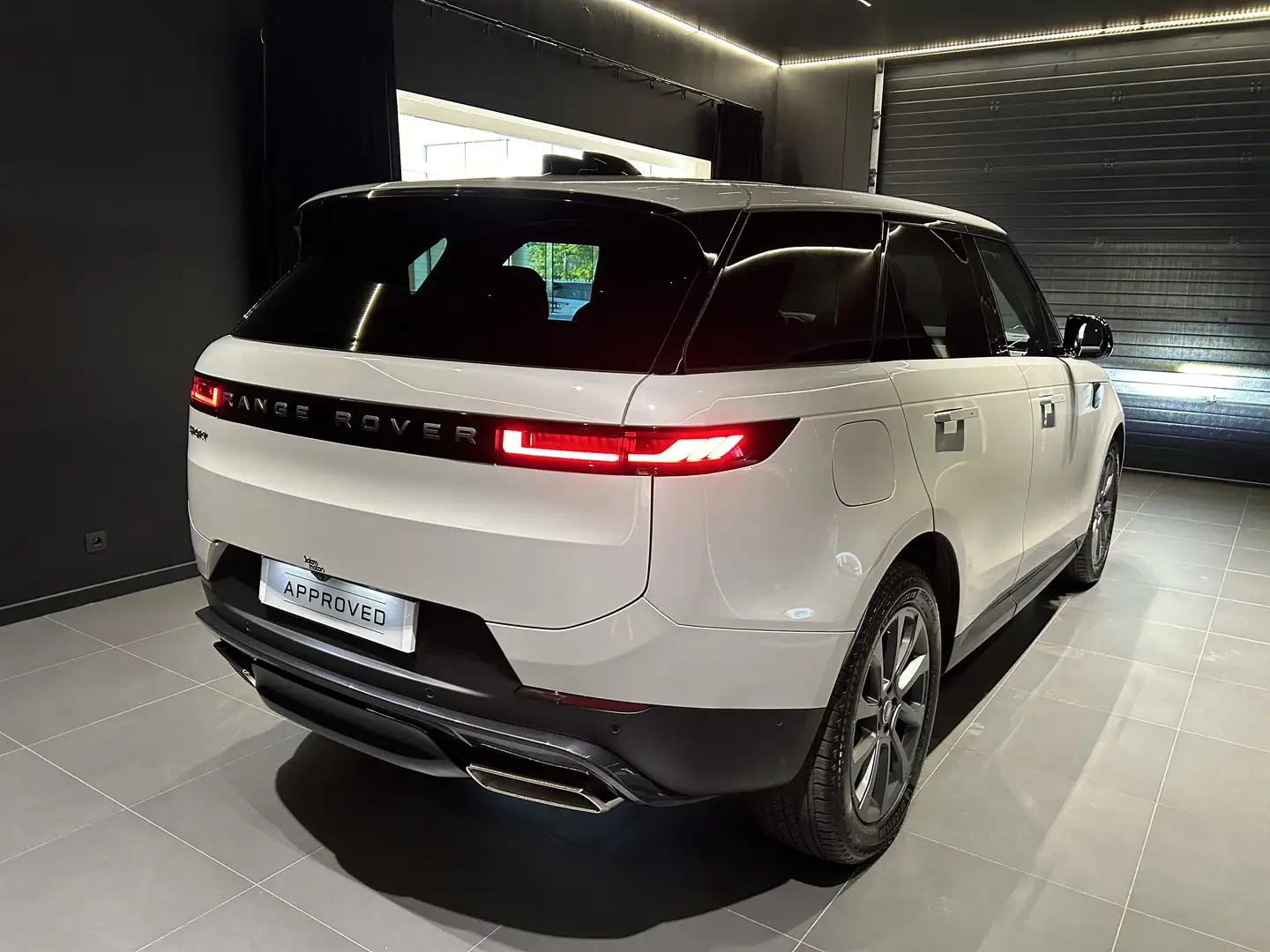 Land Rover Range Rover Sport SE beschikbaar 04/25 Beige - 2