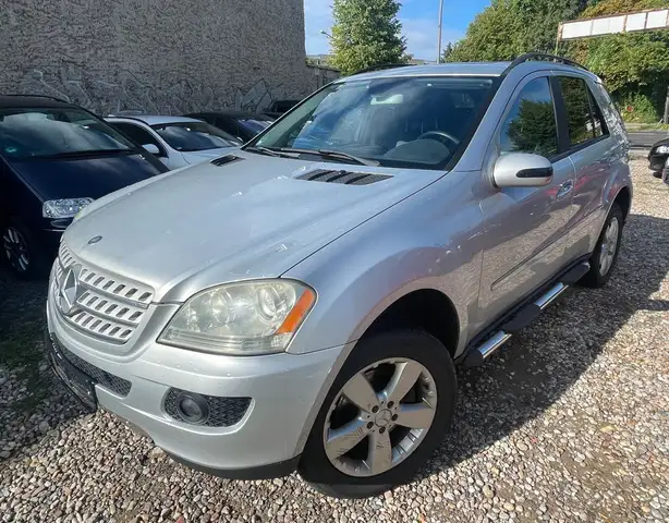 Mercedes-Benz ML 500 4MATIC-VOLLAUSSTATTUNG