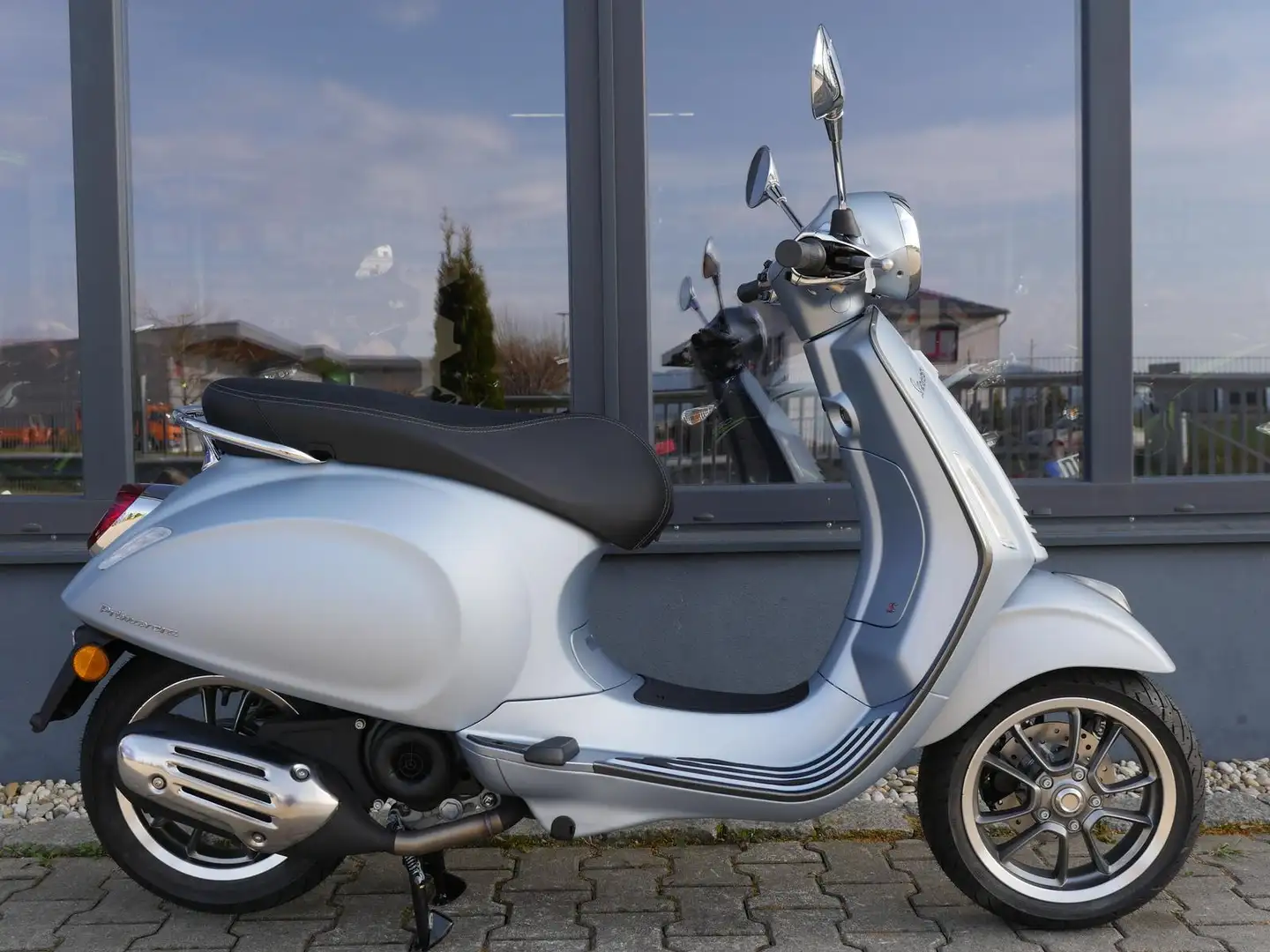 Vespa Primavera 50 S - Lager - Grau Delicato Matt - 1