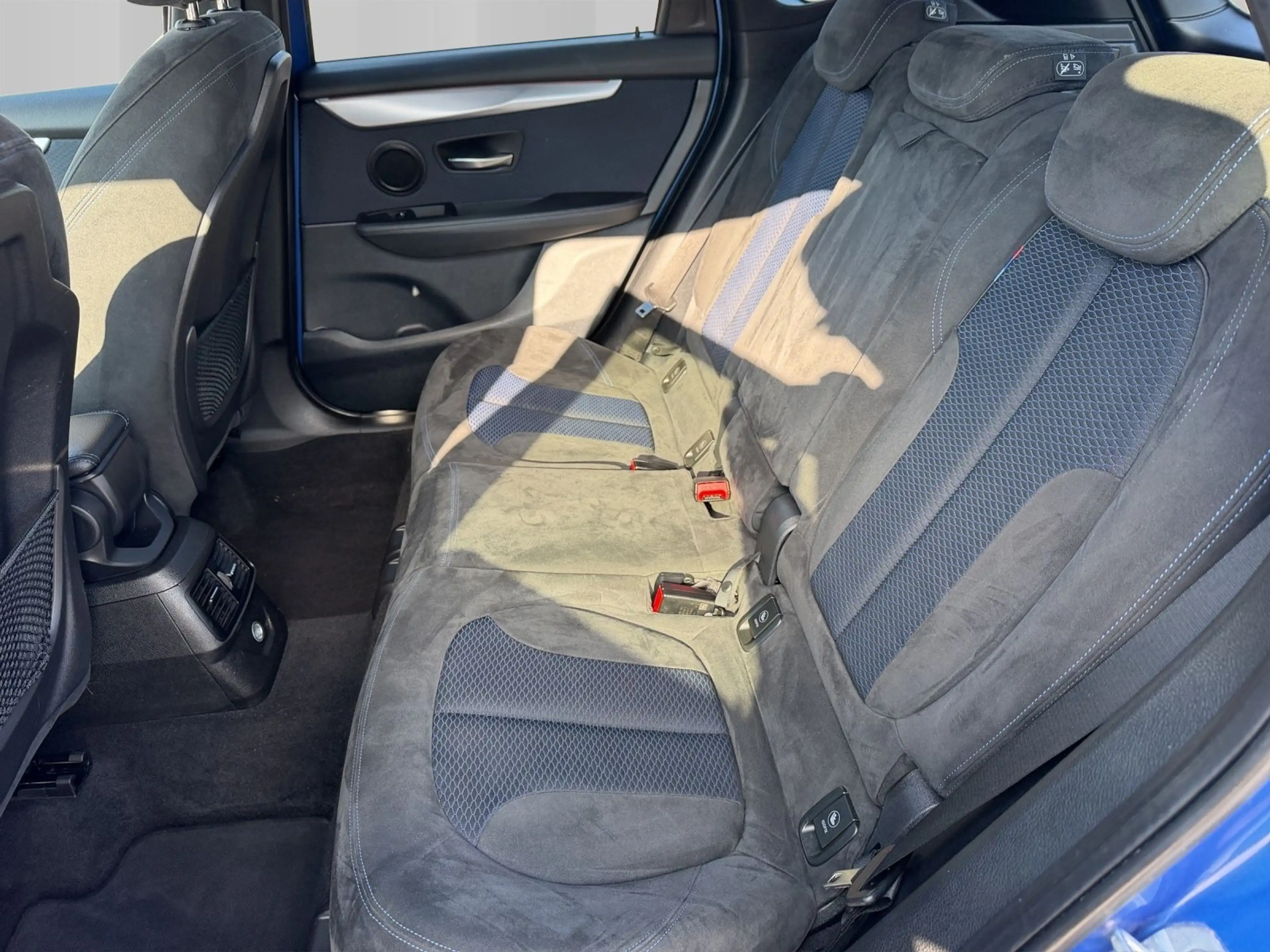 BMW 218 M Sport / 1.Hd Shadow Keyless — photo 11