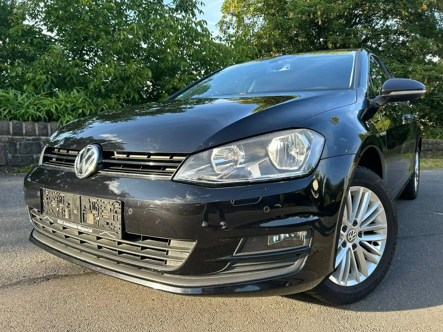 Volkswagen Golf 1.2 TSI BMT CUP Navi/Klimaauto./SHZ/2.Hand Zwart - 2