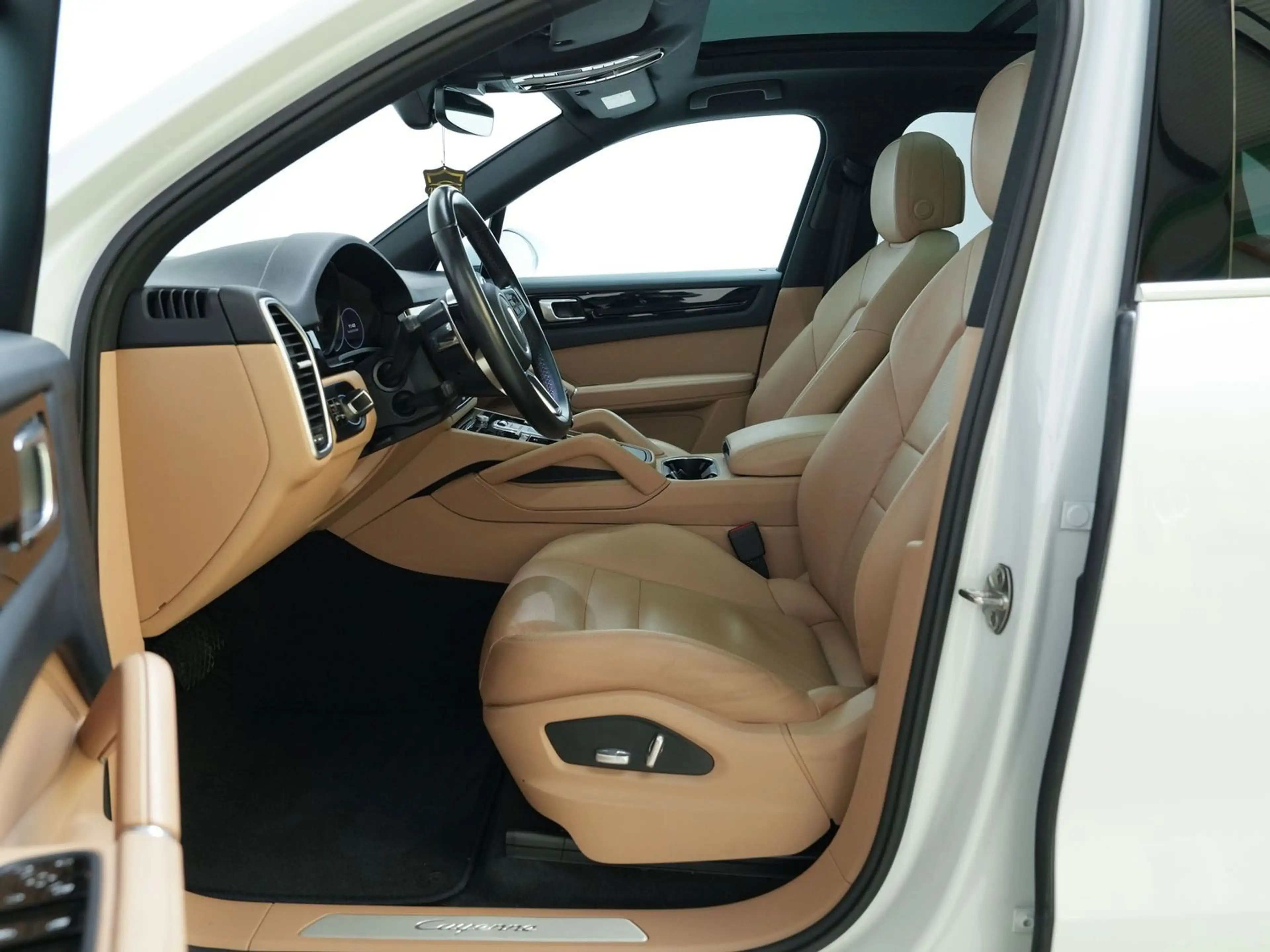 Porsche Cayenne APPROVED, 21ZOLL,PANO,AHK — photo 8