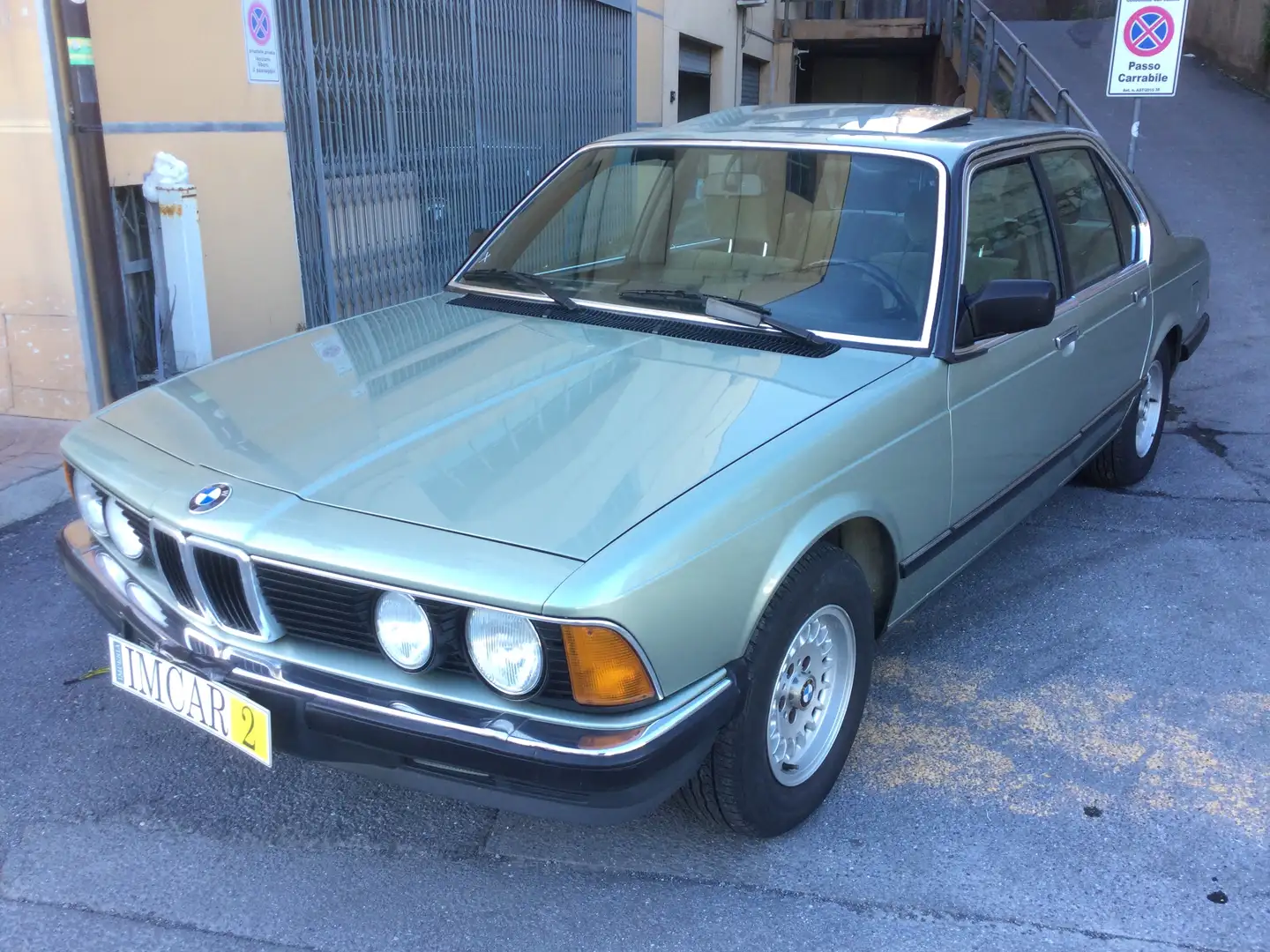 BMW 732 i Verde - 1