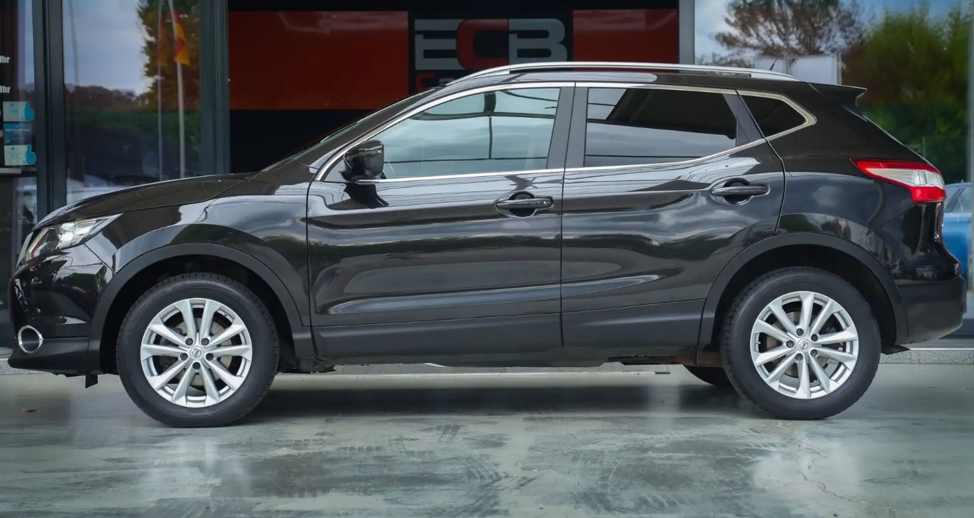 Nissan Qashqai N-Connecta *PDC/PANO/SHZ/AHK/Klima.* Schwarz - 2
