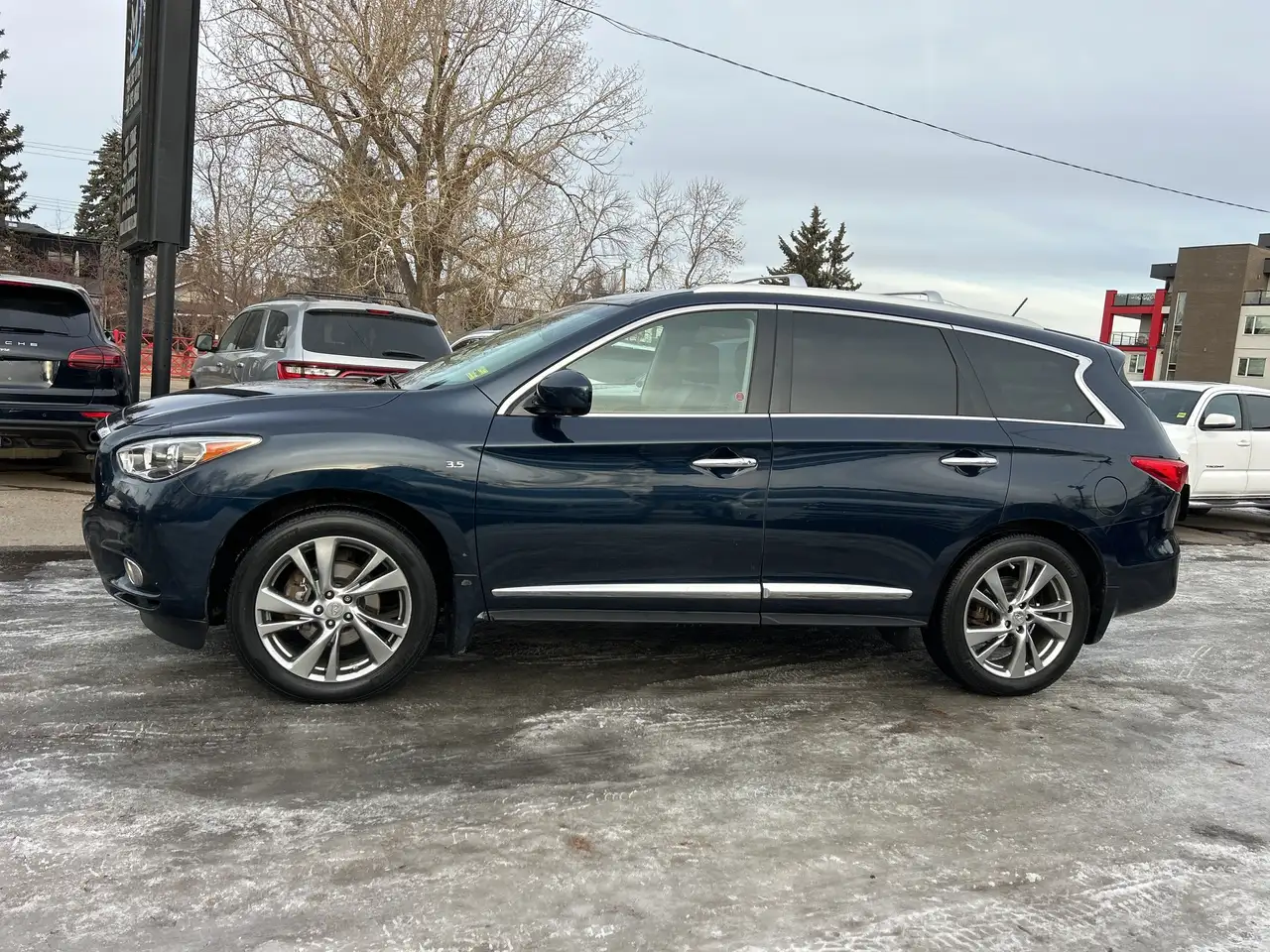 Infiniti QX60 снимка Infiniti QX60