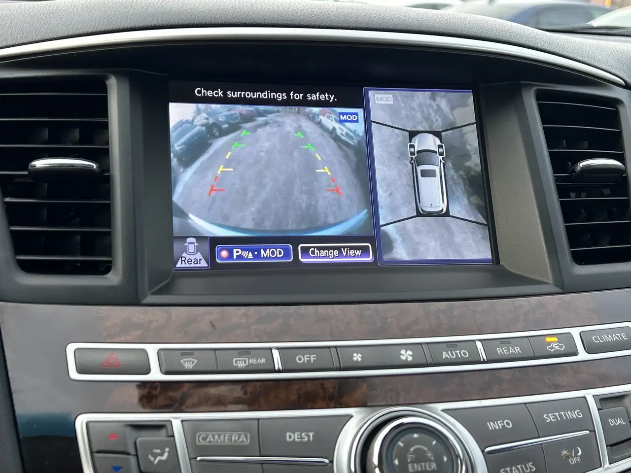 Infiniti QX60 снимка Infiniti QX60