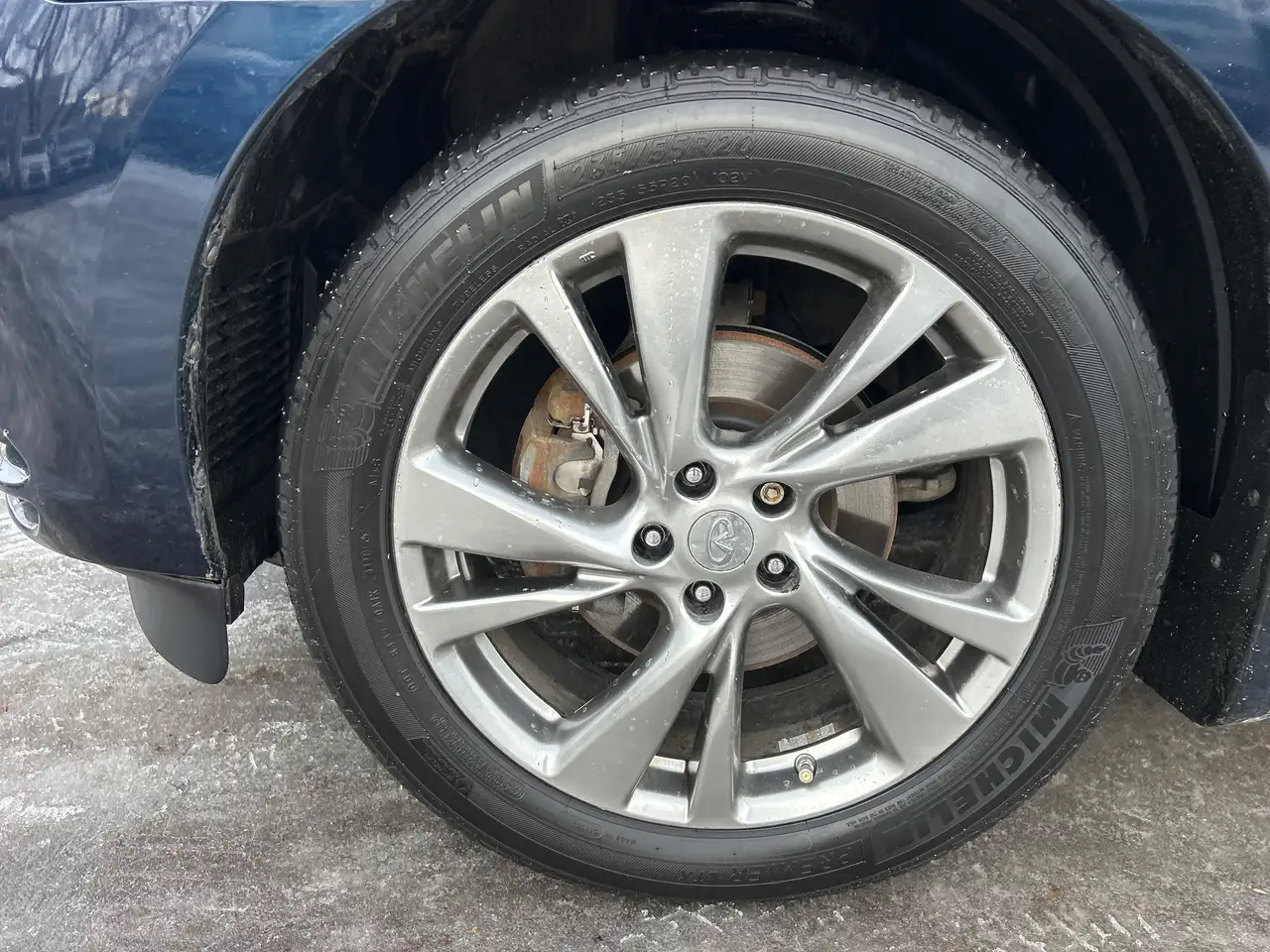 Infiniti QX60 снимка Infiniti QX60