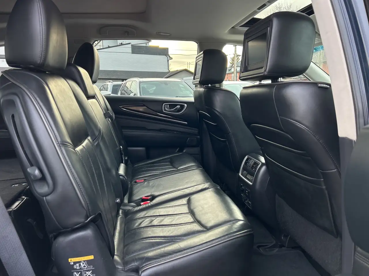 Infiniti QX60 снимка Infiniti QX60