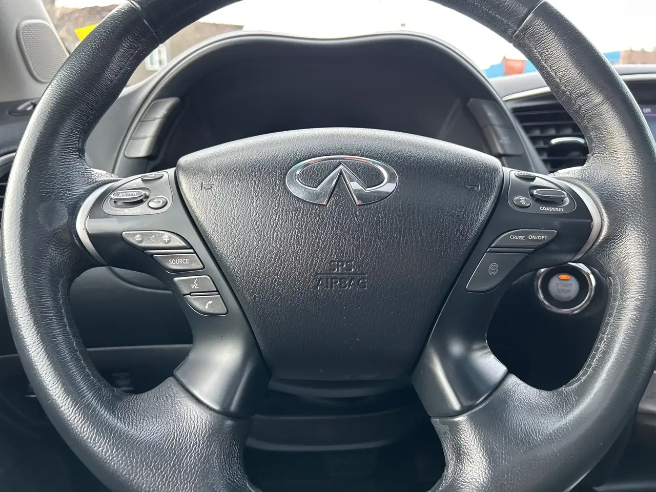 Infiniti QX60 снимка Infiniti QX60