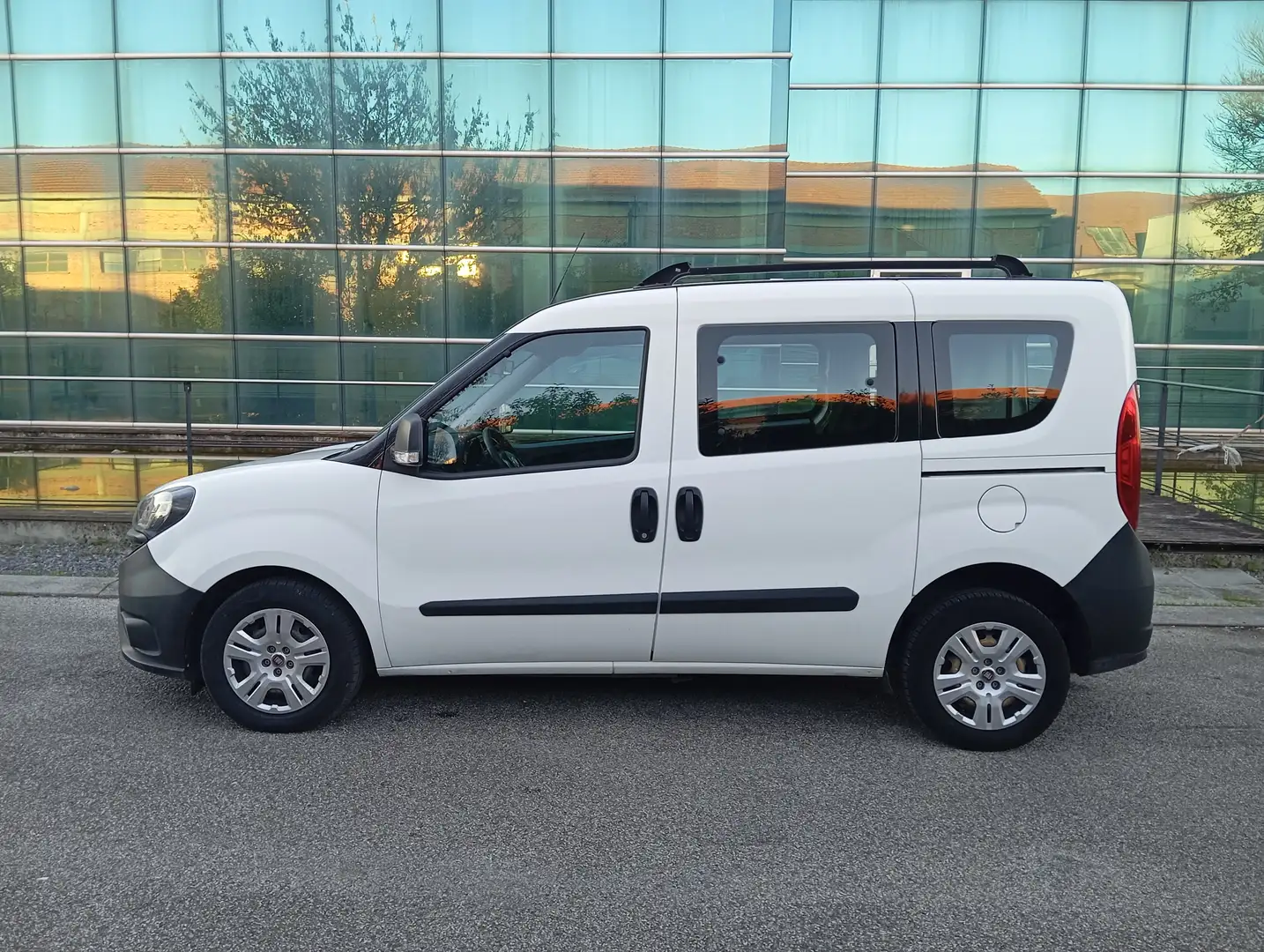 Fiat Doblo Doblo 1.6 mjt 16v 5 Posti Easy E 314 MESE Bianco - 1