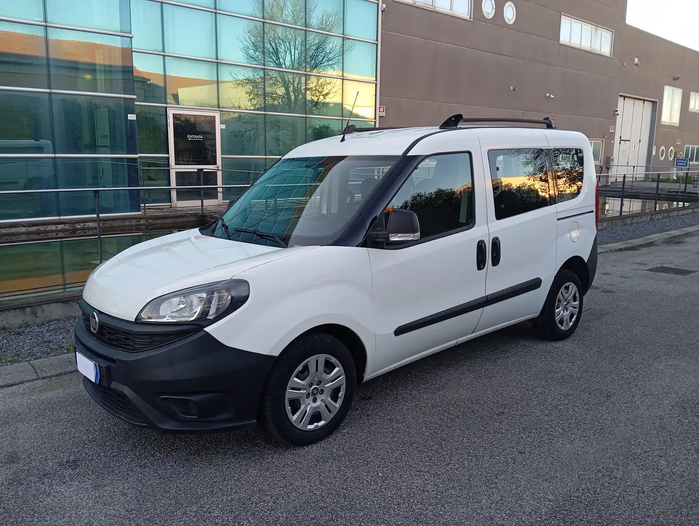 Fiat Doblo Doblo 1.6 mjt 16v 5 Posti Easy E 314 MESE Bílá - 2