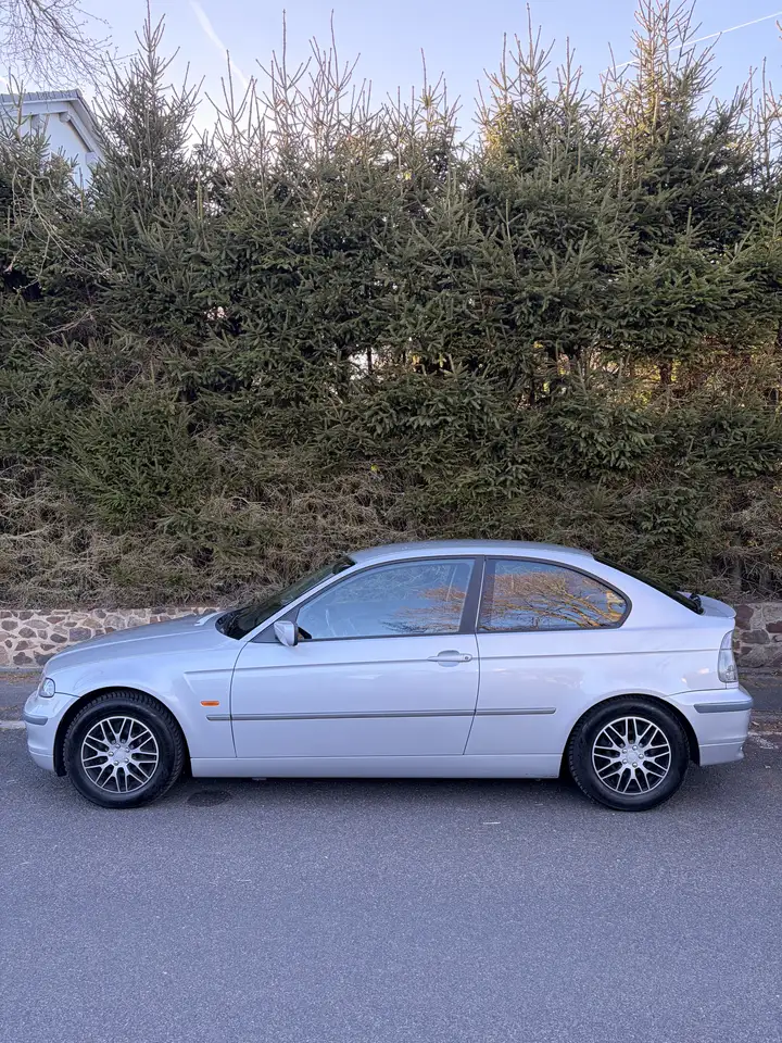 BMW 316i Compact, foto 2