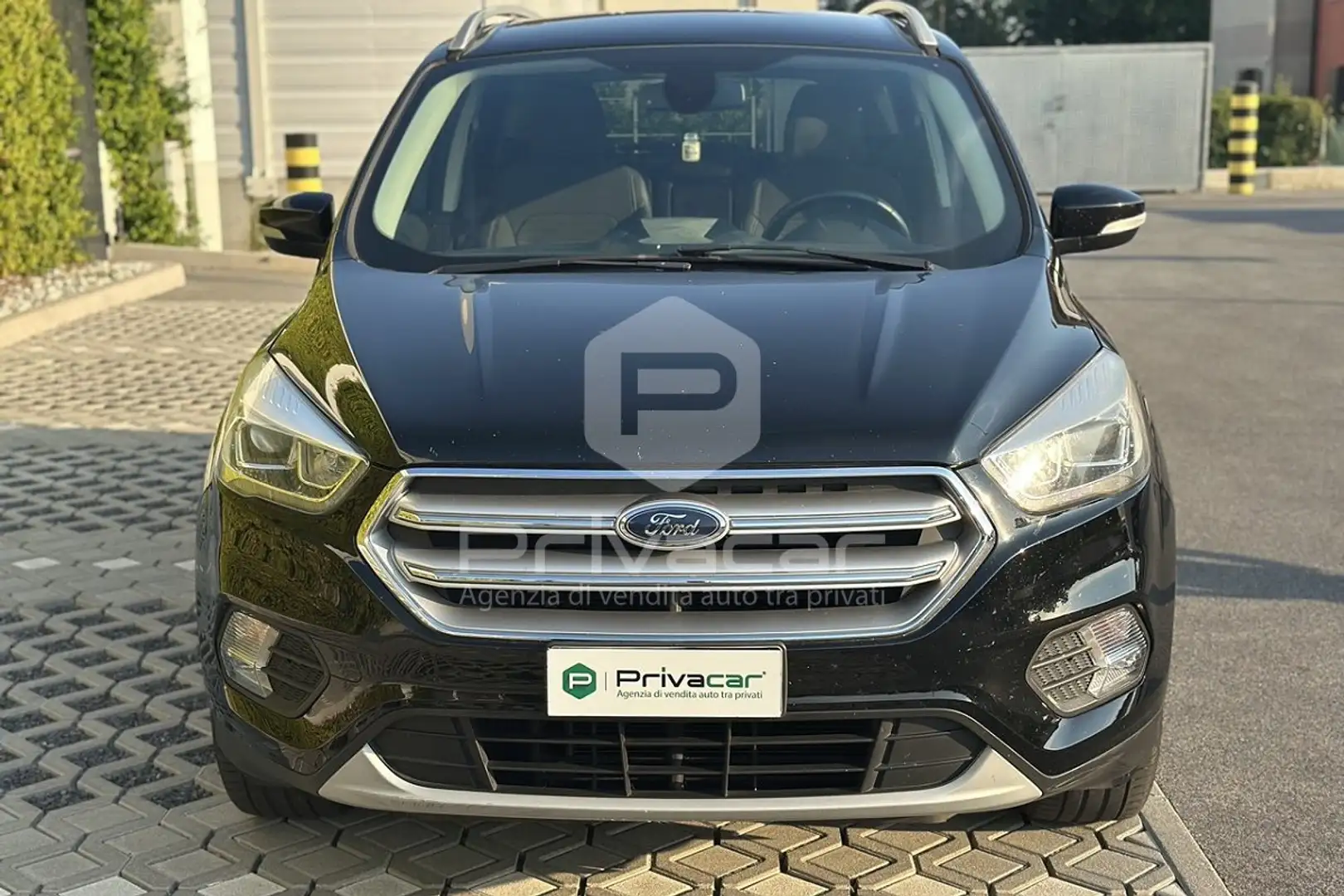 Ford Kuga Kuga 1.5 TDCI 120 CV S&S 2WD Powershift Titanium Nero - 2