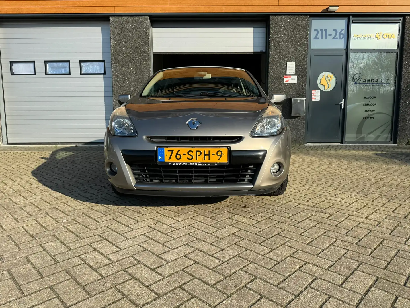 Renault Clio 1.6 Night & Day Airco Automaat APK Bruin - 2