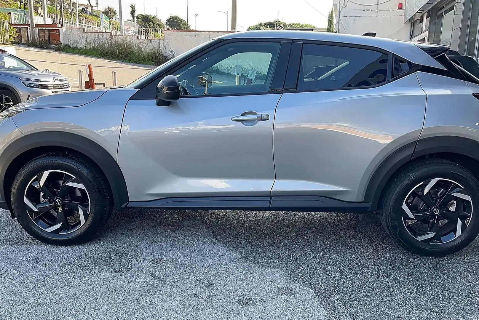 Nissan Juke Juke 1.0 DIG-T N-Connecta 114cv DCT siva - 2