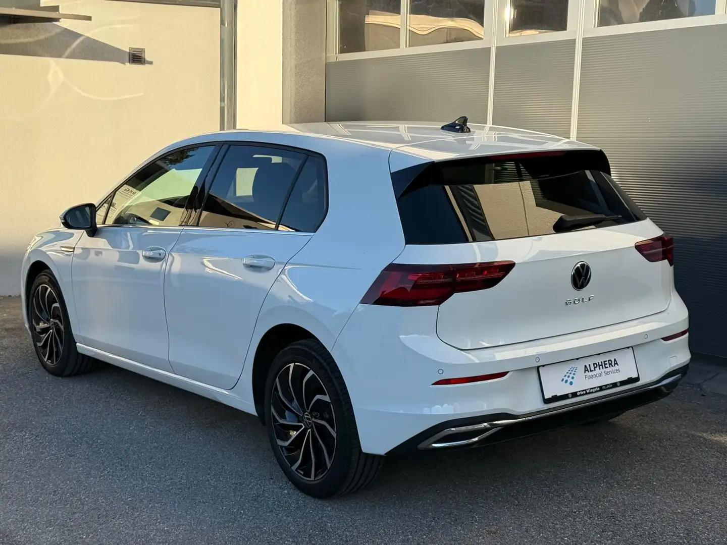 Volkswagen Golf VIII Style 2,0 TDI *MATRIX*VIRITUAL*KAMERA*APPLE CAR*SPORTSITZE*17 ZOLL* Weiß - 2