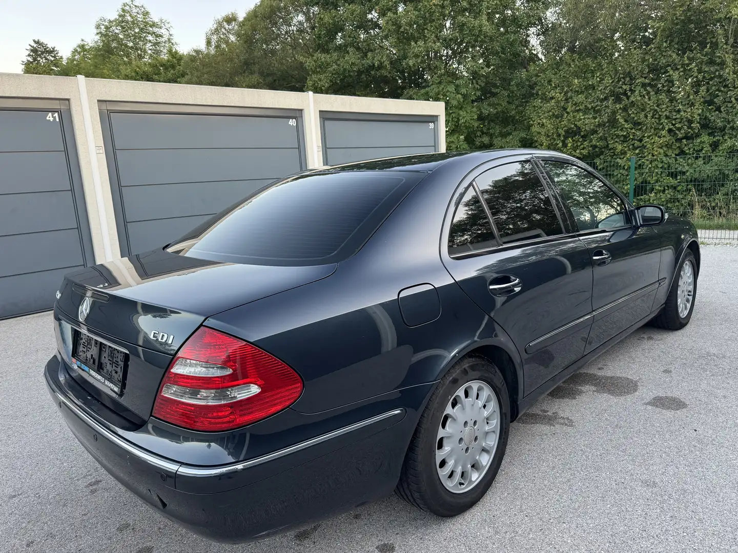 Mercedes-Benz E 220 Elegance CDI Blau - 1