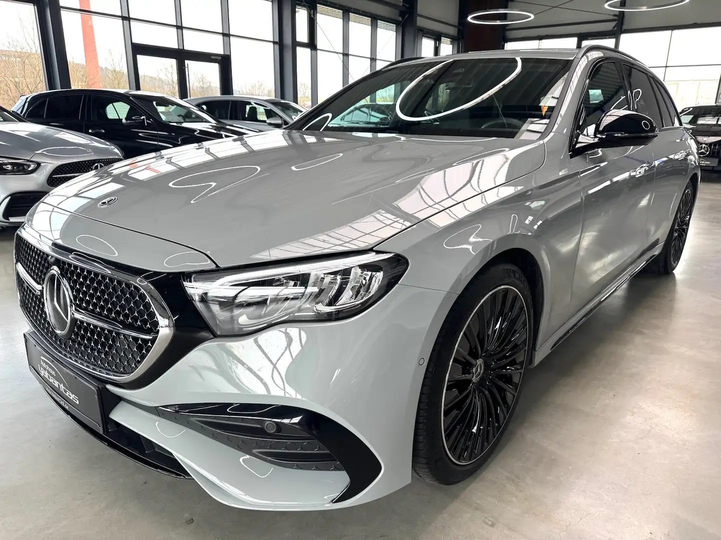Mercedes-Benz E 300 de T 4M AMG Line Advanced DISTRONIC+ Night Head-up Gris - 1