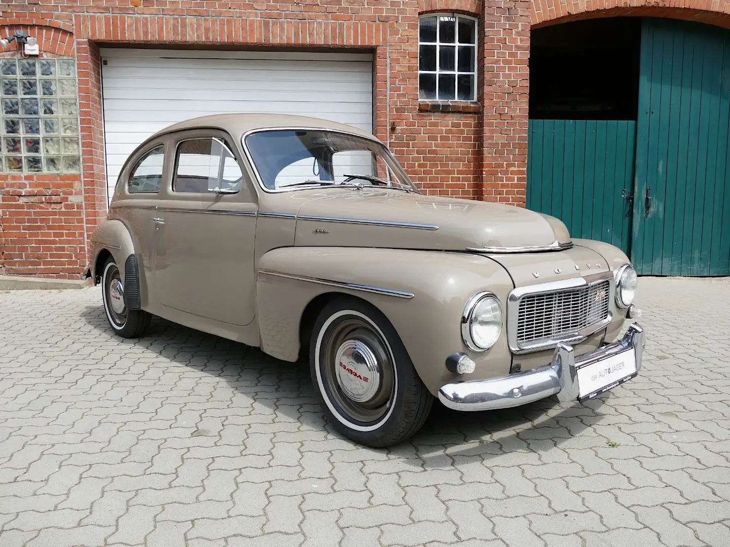 Volvo PV 544 Buckelvolvo in Dammhirsch-braun! Brun - 1