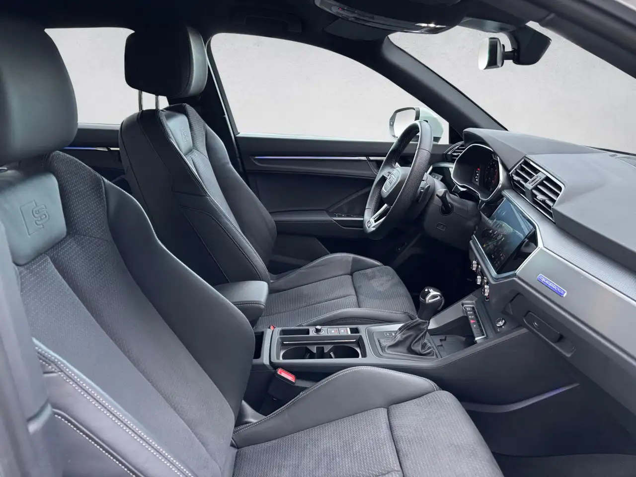 Audi Q3 40 TFSI quattro S Line 9