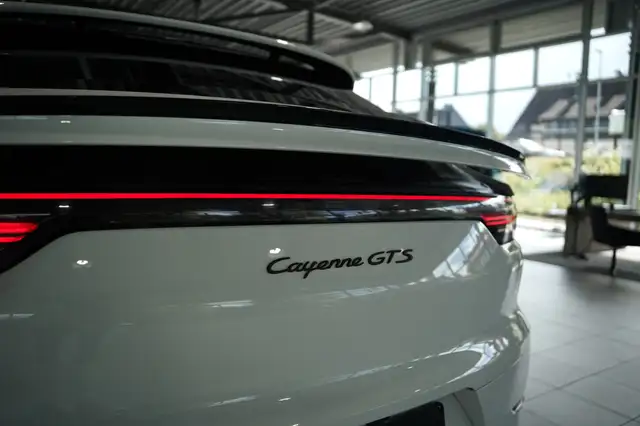 Porsche Cayenne GTS view 14