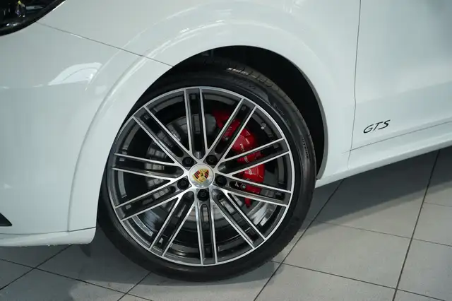 Porsche Cayenne GTS view 3
