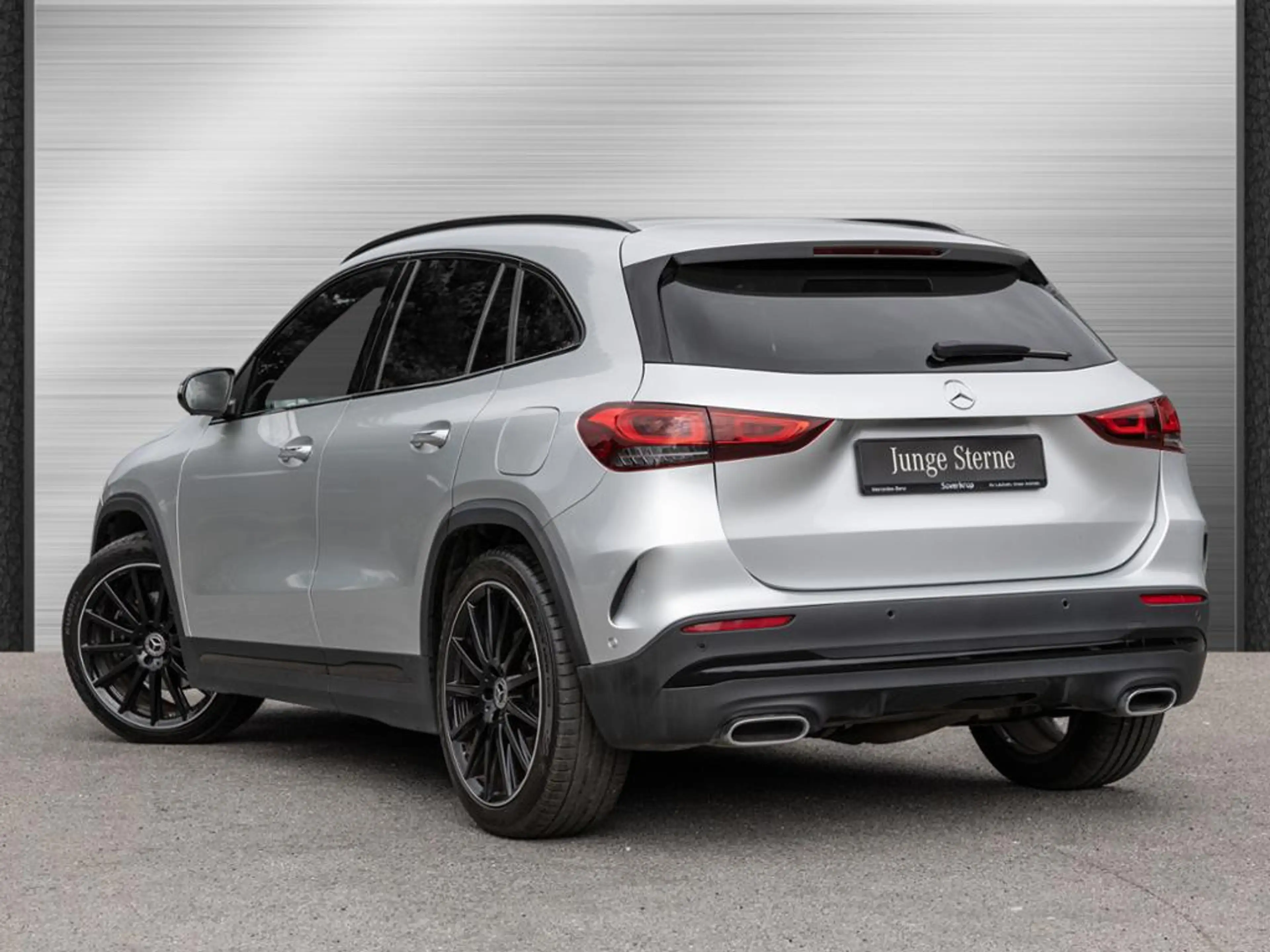 Mercedes-Benz GLA 220 d AMG NIGHT MULTI 360 AHK KAMERA PANO — photo 4