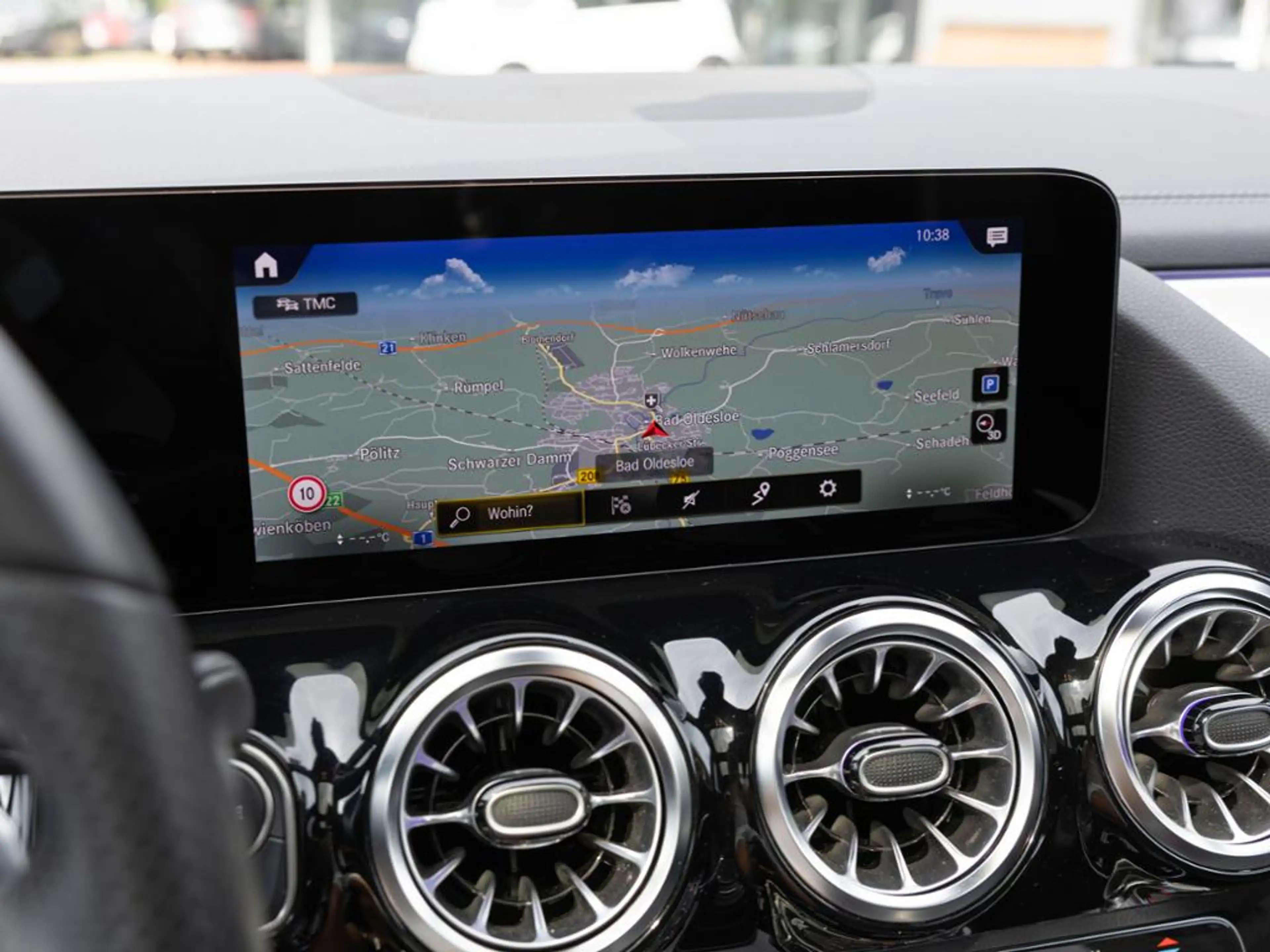 Mercedes-Benz GLA 220 d AMG NIGHT MULTI 360 AHK KAMERA PANO — photo 9