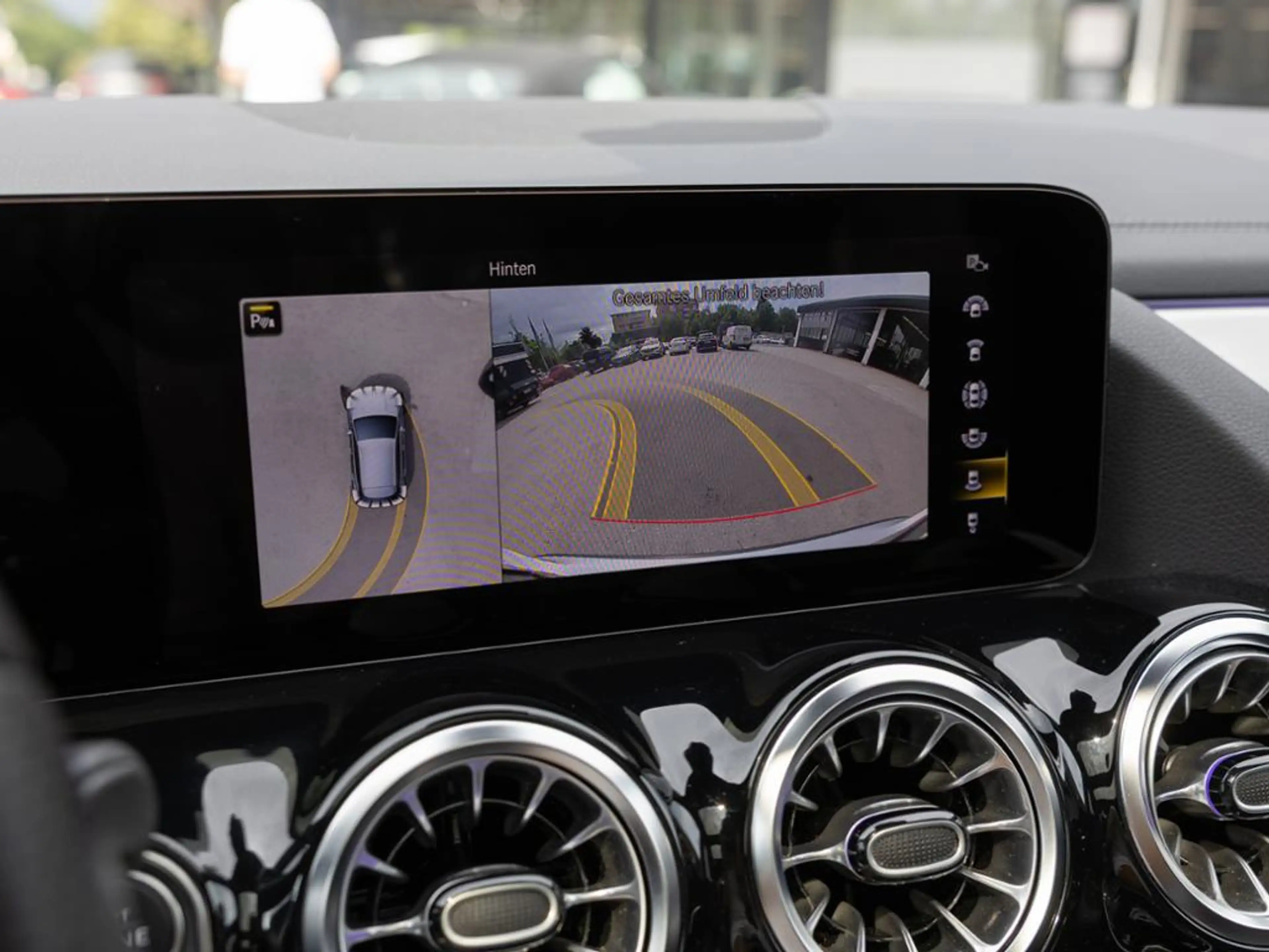Mercedes-Benz GLA 220 d AMG NIGHT MULTI 360 AHK KAMERA PANO — photo 10