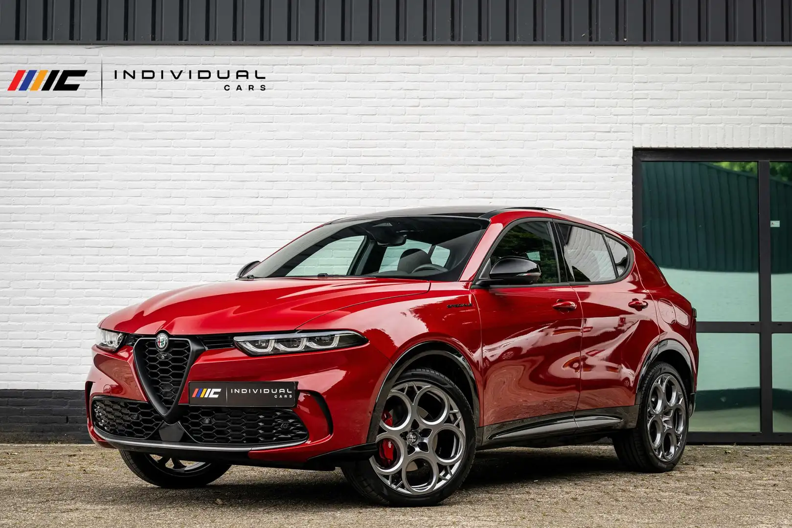 Alfa Romeo Tonale 1.3T 280pk PHEV Edizione Speciale Pano H/K Leder Rood - 1