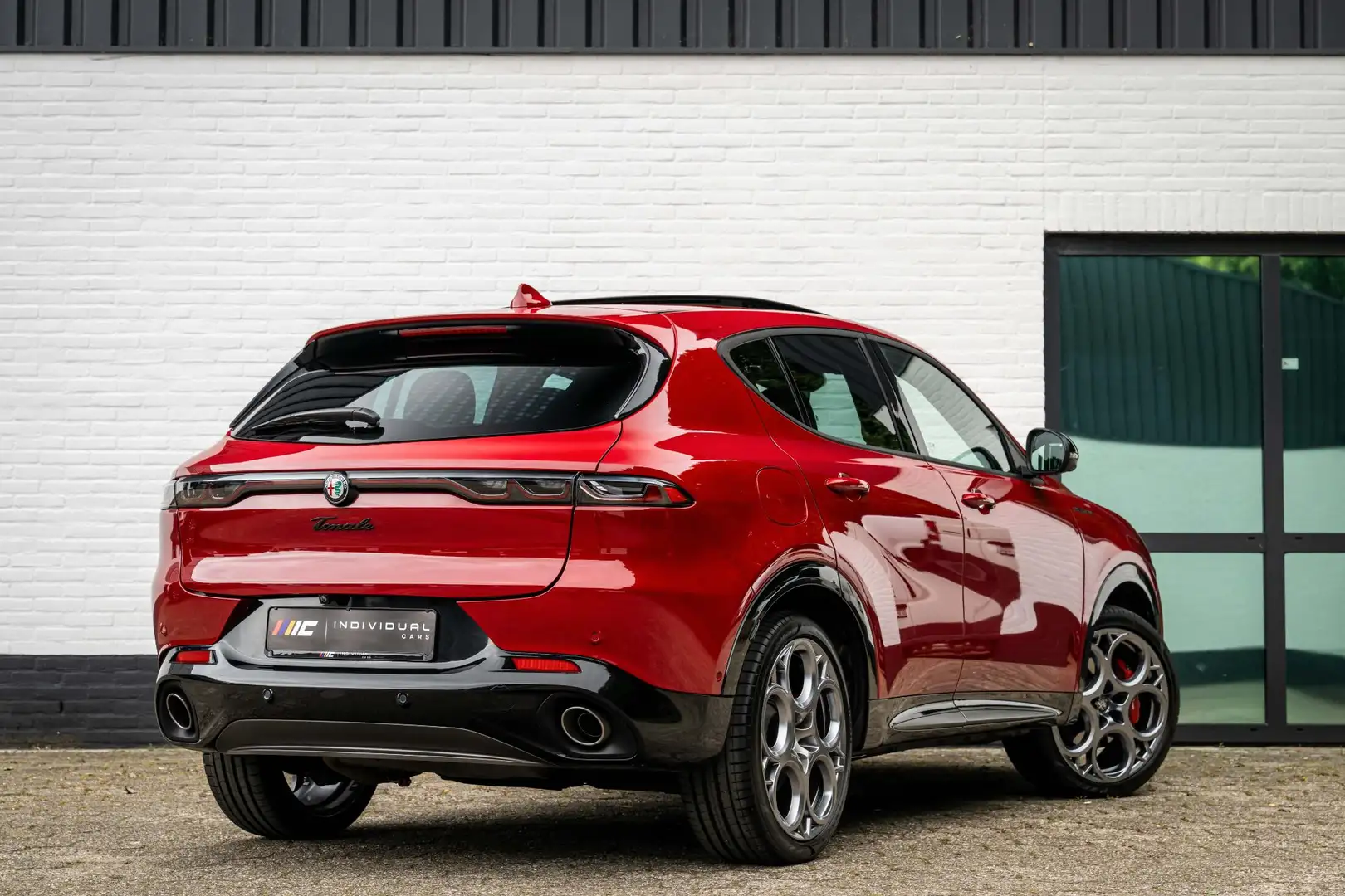 Alfa Romeo Tonale 1.3T 280pk PHEV Edizione Speciale Pano H/K Leder Rood - 2