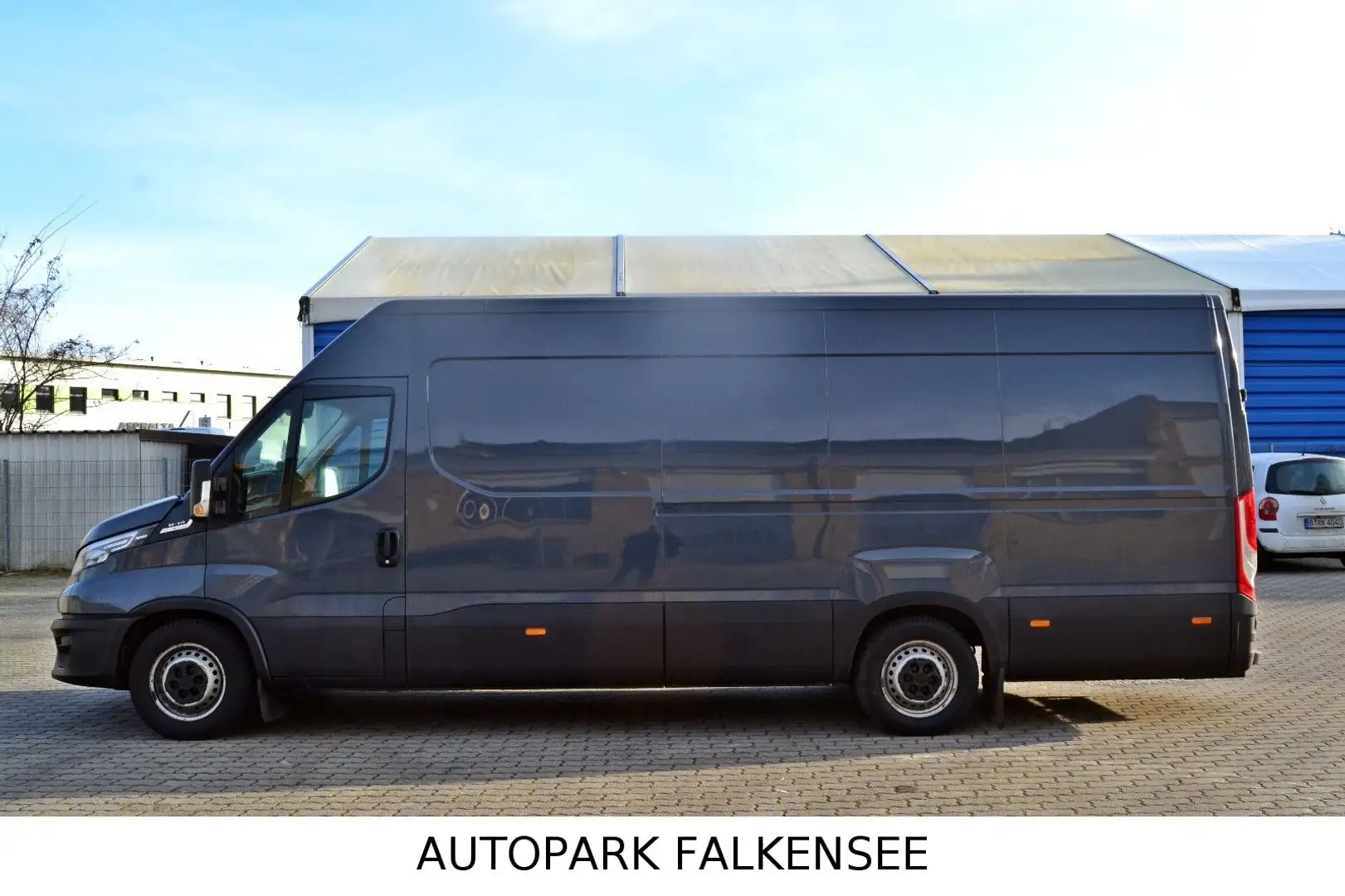 Iveco DAILY 35S21 MAXI XXL L4H2 HI-MATIC AHK 3.5T Grau - 2