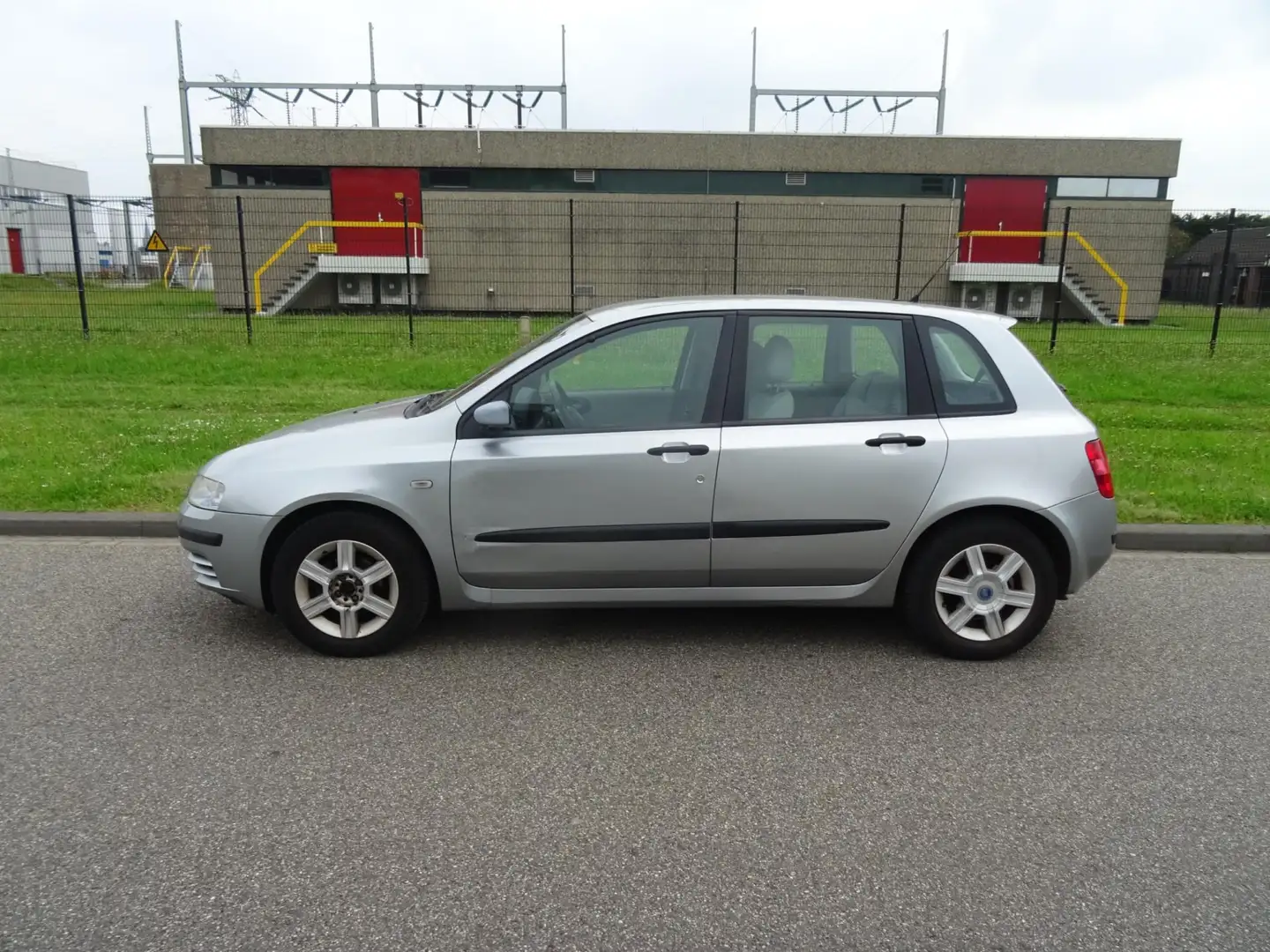 Fiat Stilo 1.4-16V Young Gris - 2